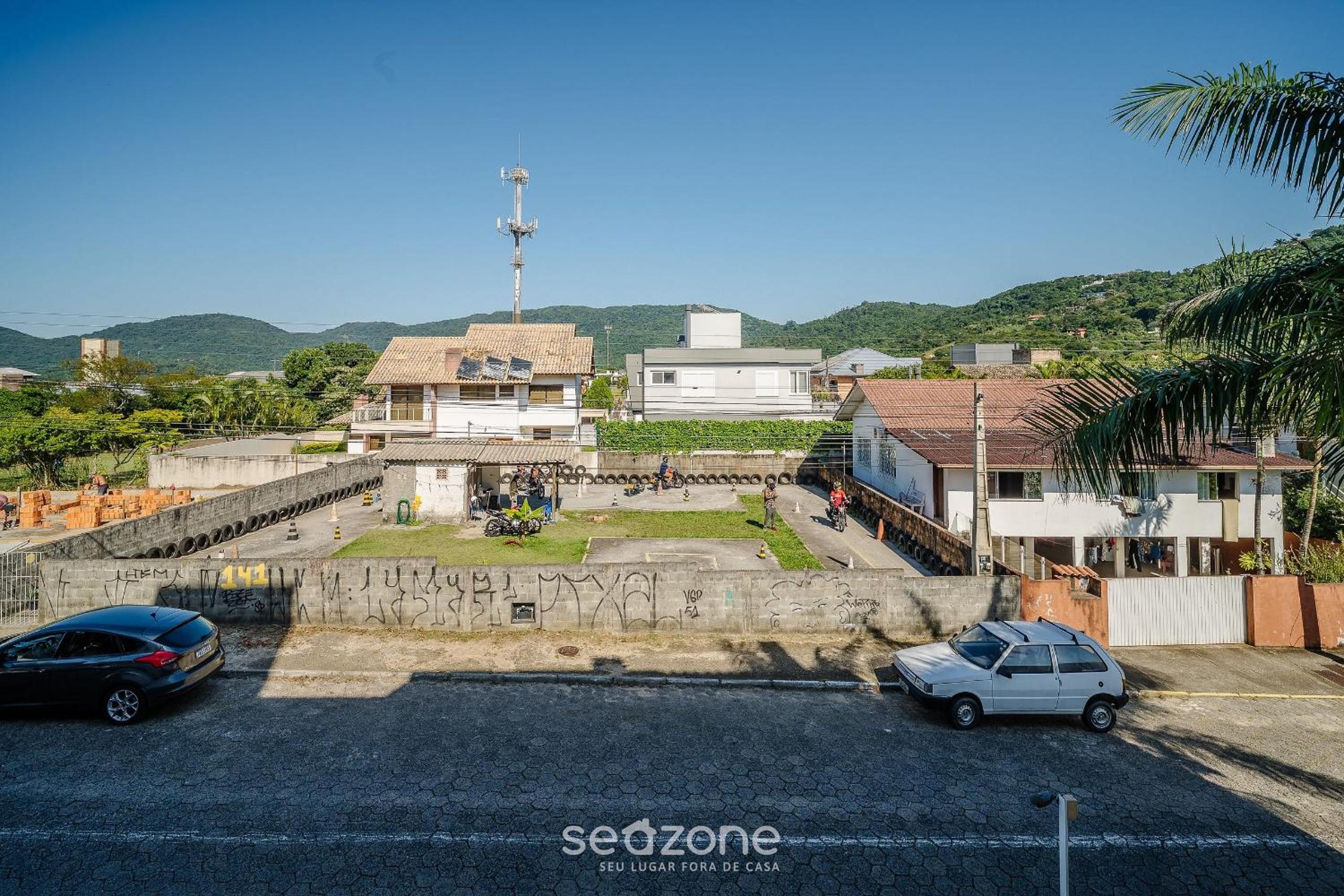 Apto com varanda na Lagoa da Conceição PIR0014