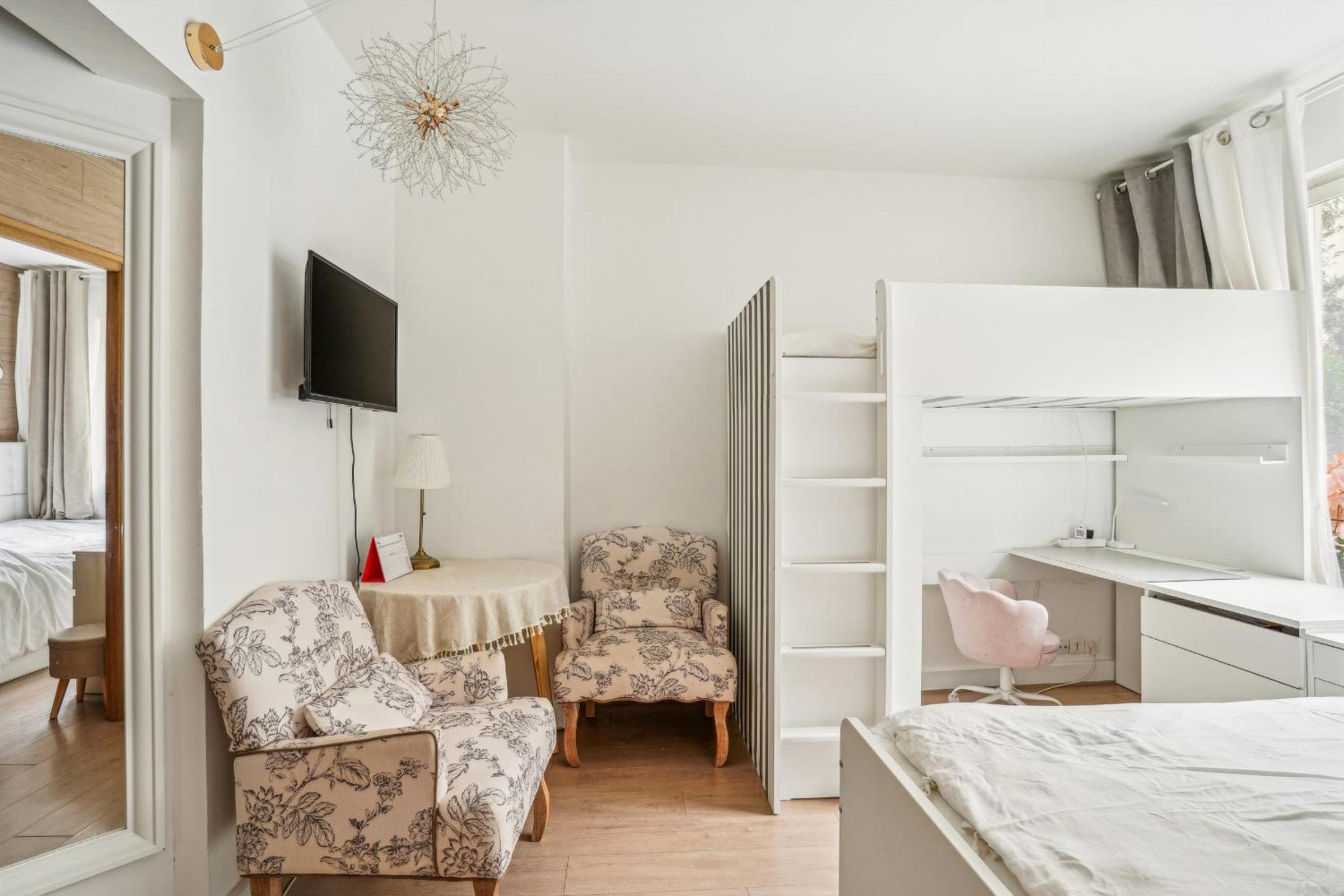 Place Victor Hugo - Mesnil 1bdr by B'Your Home