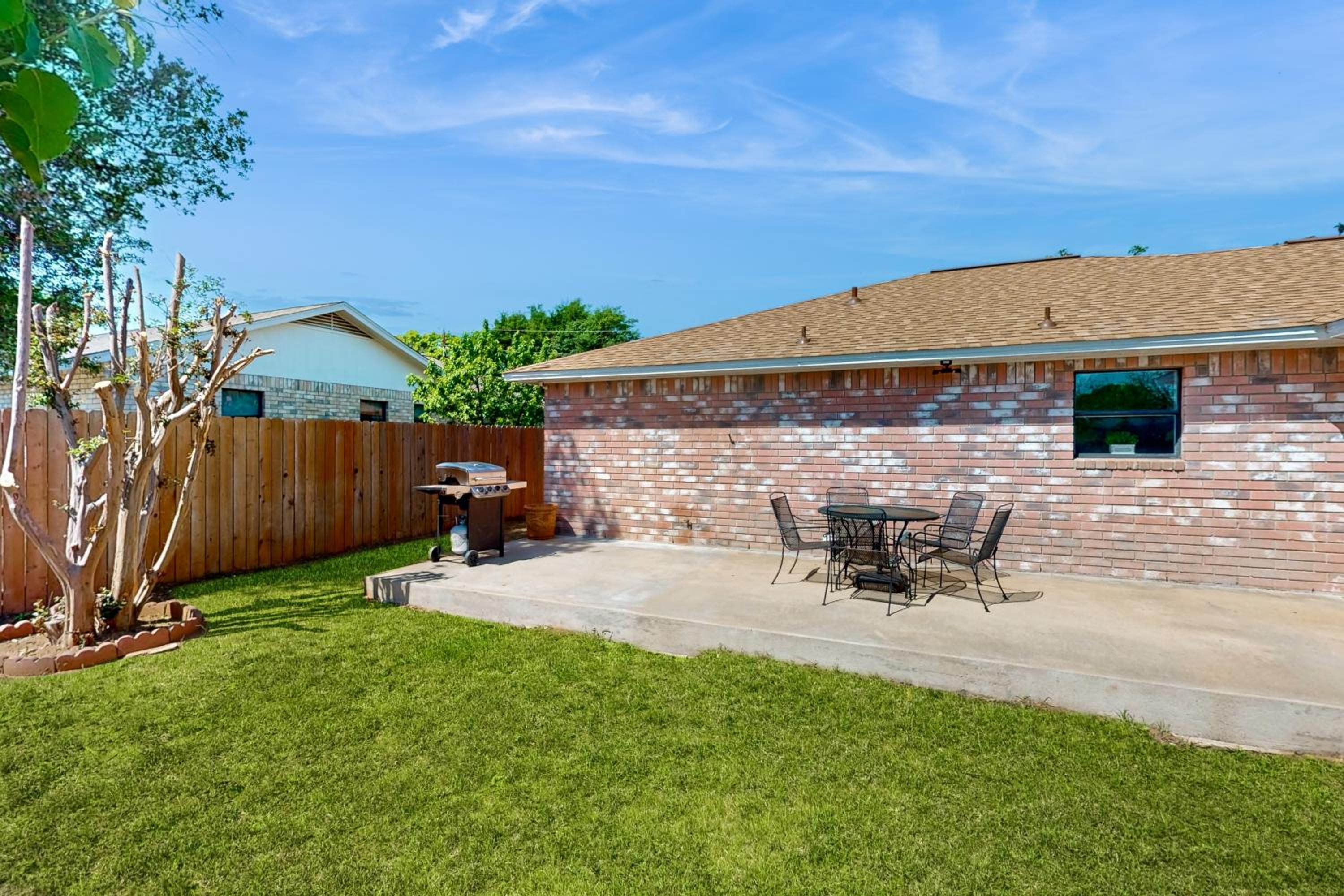 3BR Family-Friendly Home with Patio and BBQ