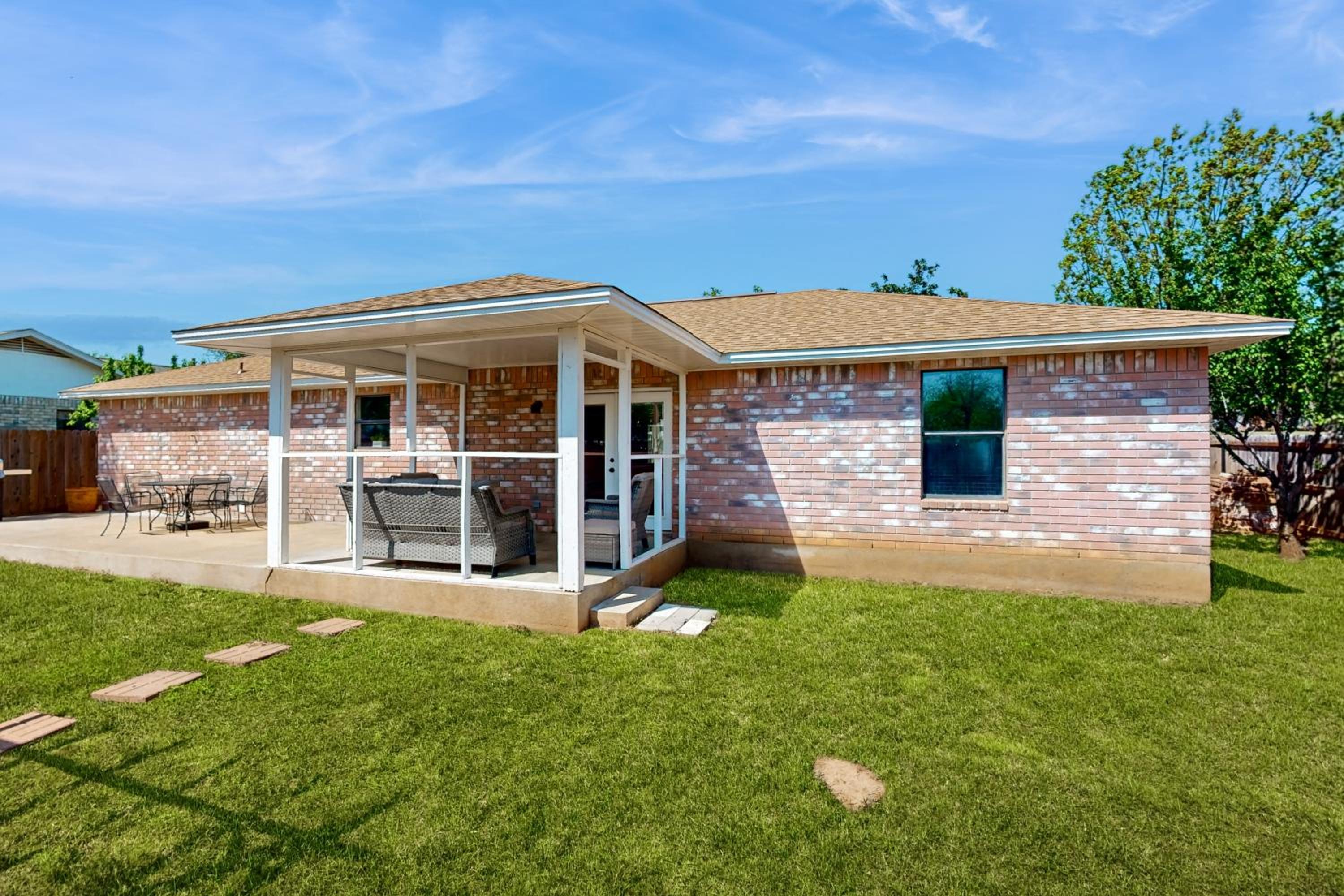 3BR Family-Friendly Home with Patio and BBQ