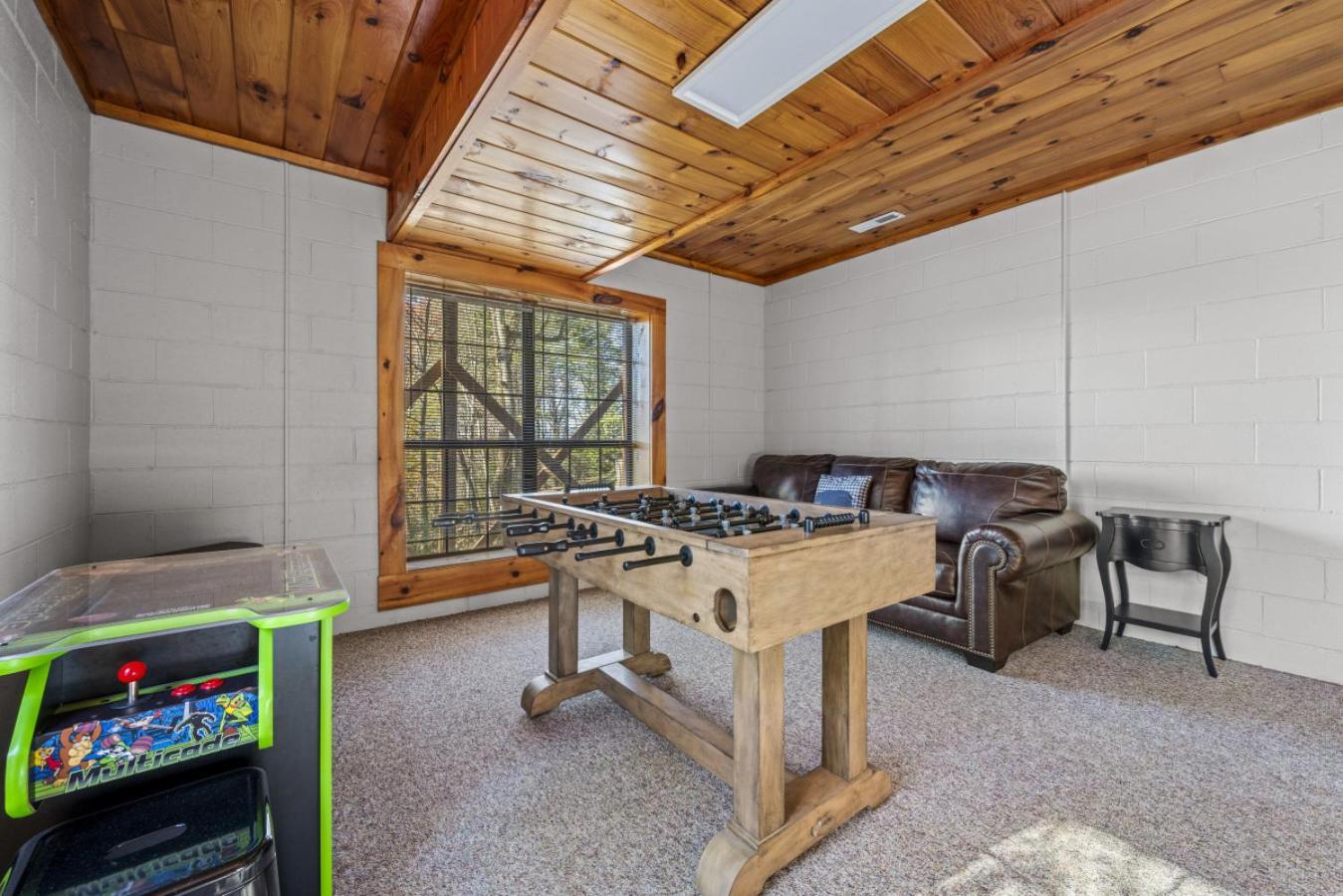 Natures Nest MTN View Hot Tub Arcade Games