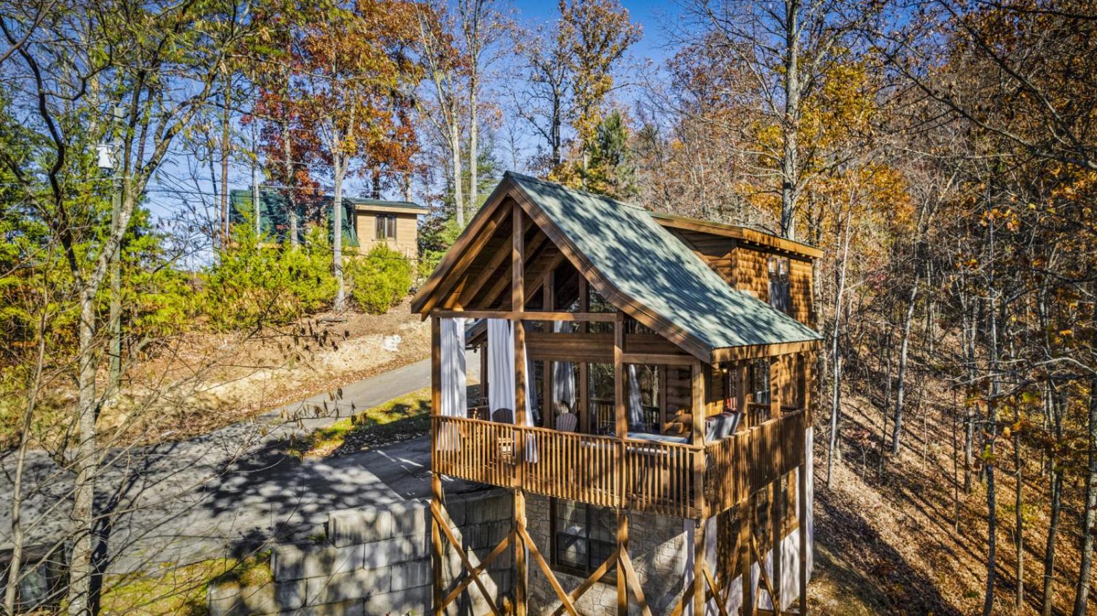 Natures Nest MTN View Hot Tub Arcade Games