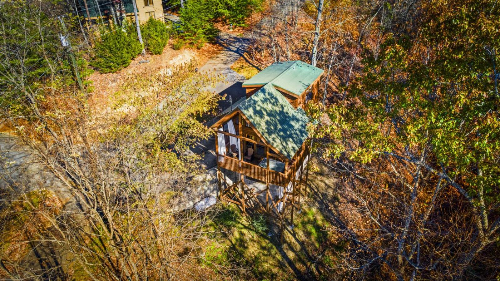 Natures Nest MTN View Hot Tub Arcade Games