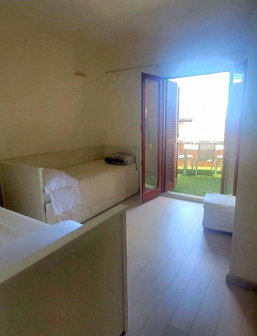 Swimming pool & Beach access Residence