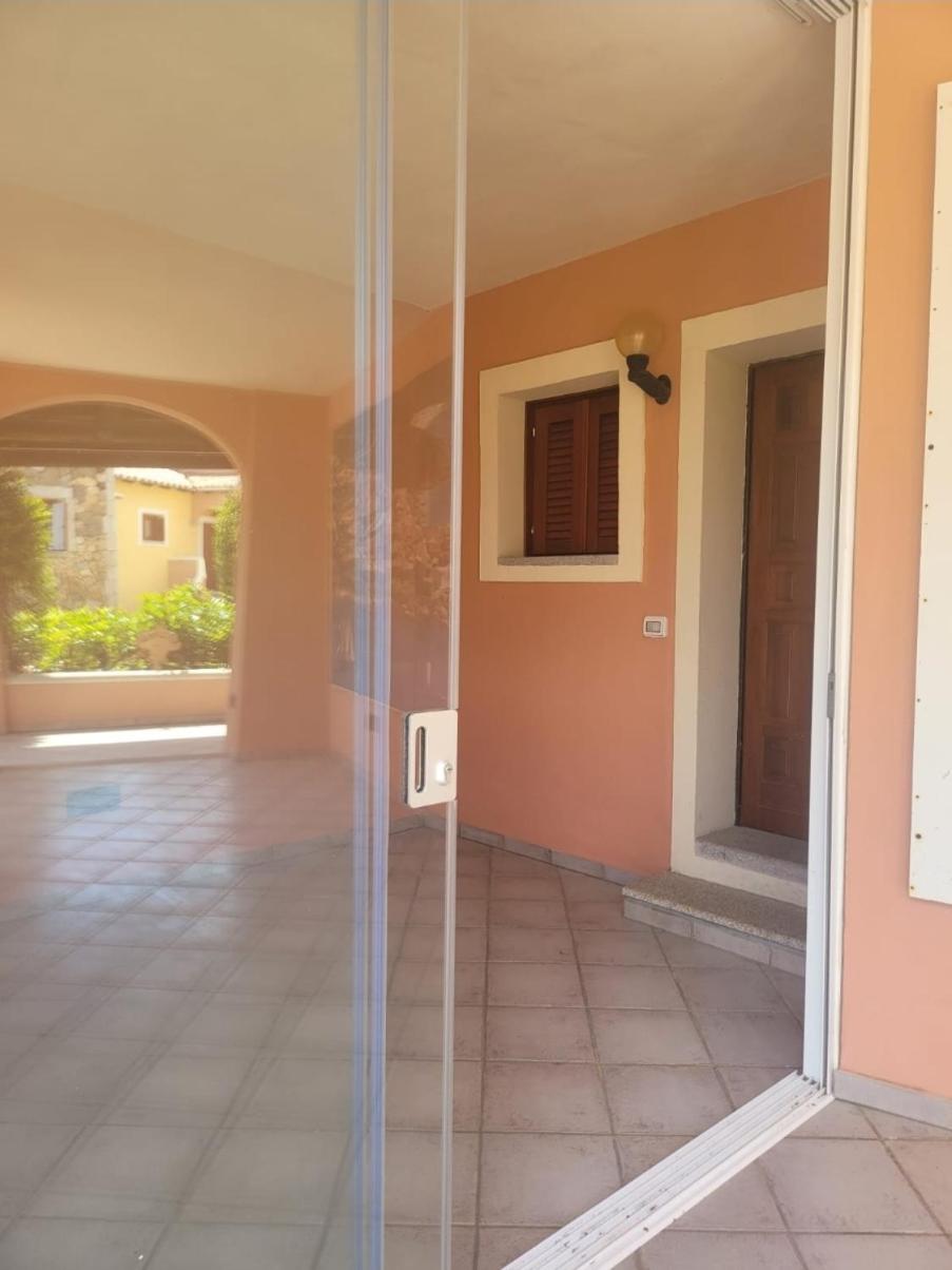 Swimming pool & Beach access Residence
