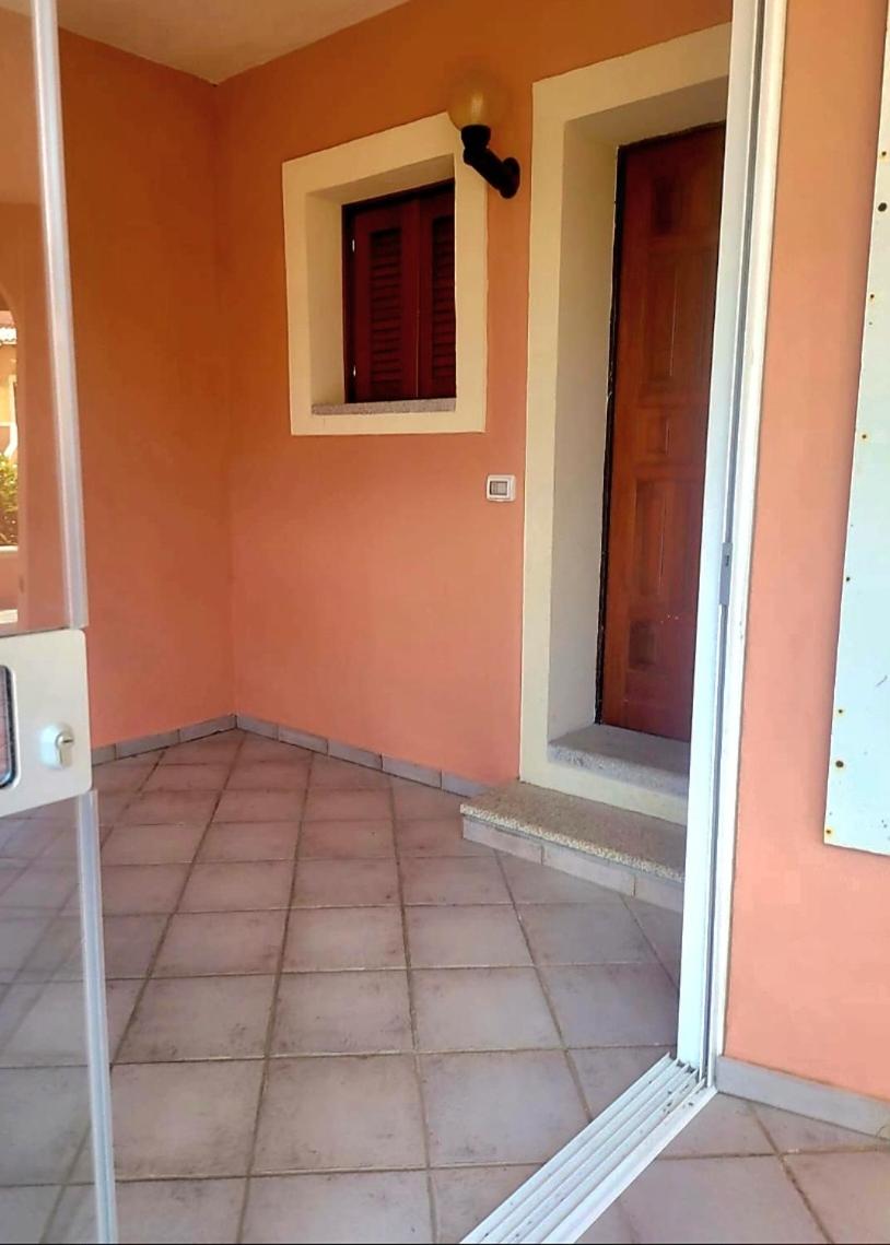 Swimming pool & Beach access Residence