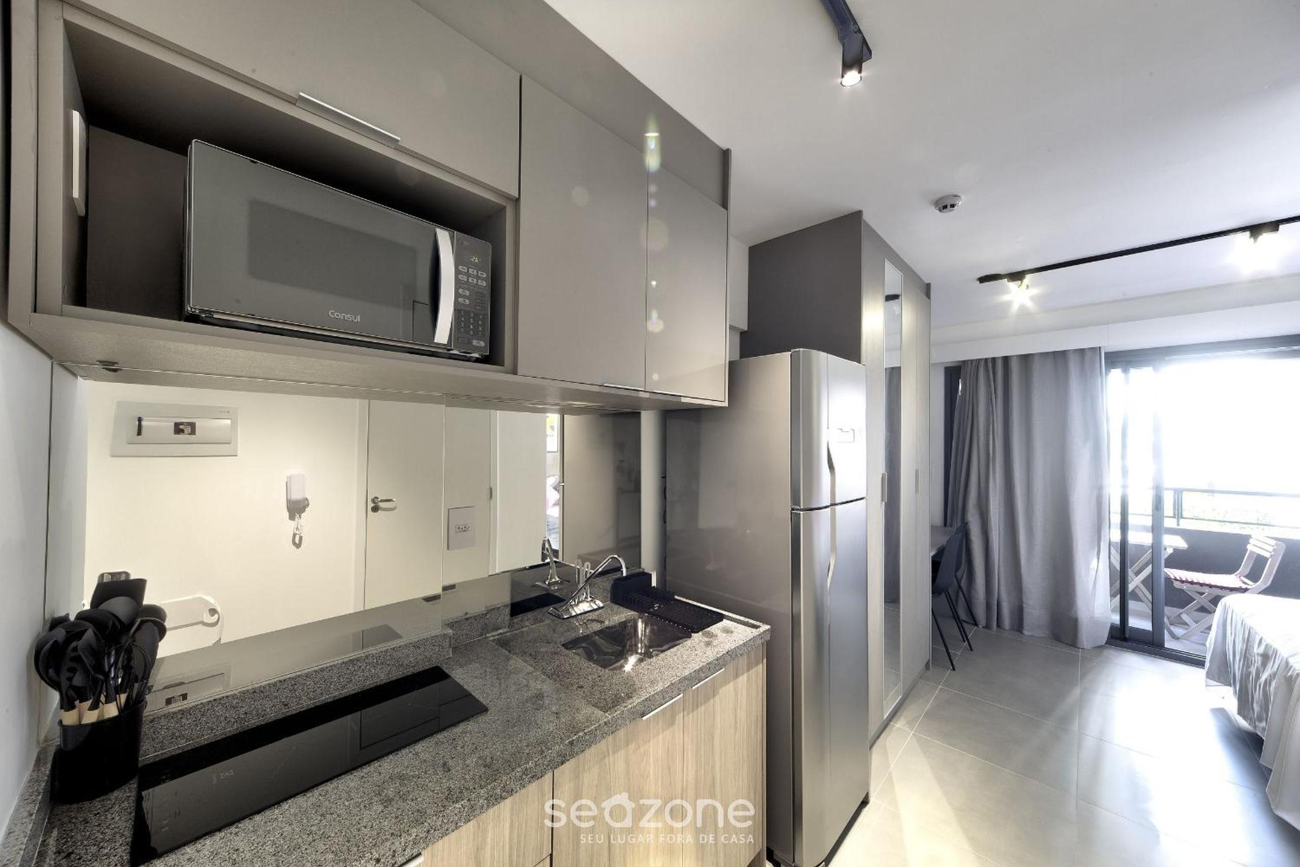 Studio with Balcony 100m from PUC-Pompeia PUQ0208