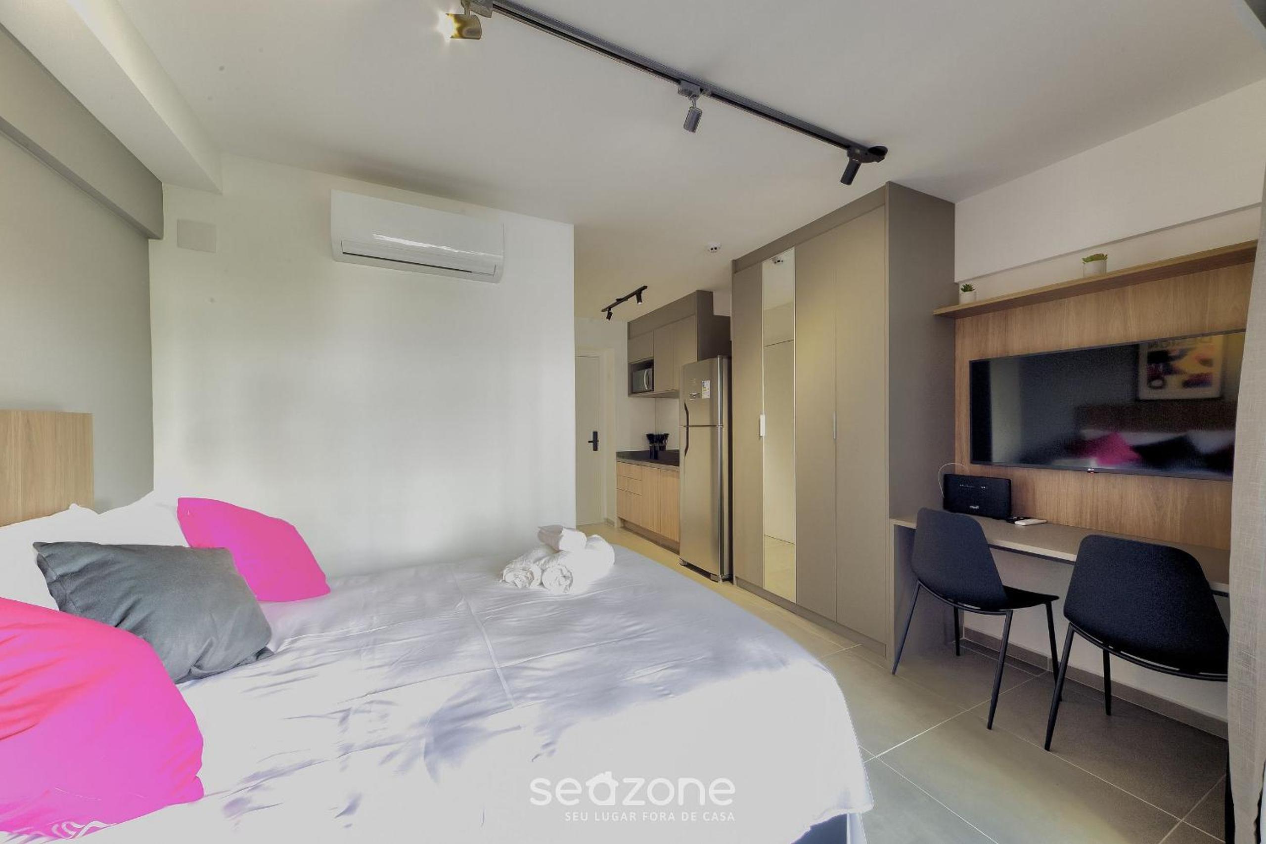 Studio with Balcony 100m from PUC-Pompeia PUQ0208