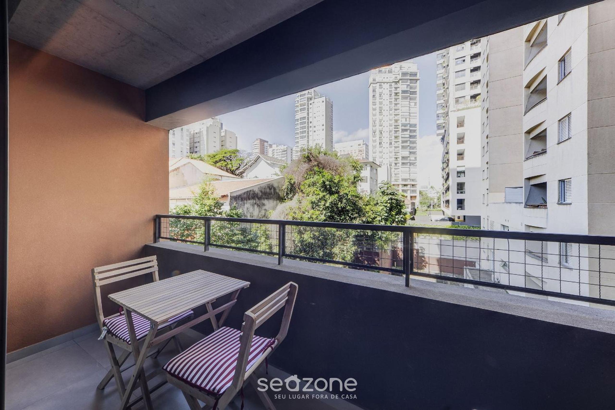Studio with Balcony 100m from PUC-Pompeia PUQ0208
