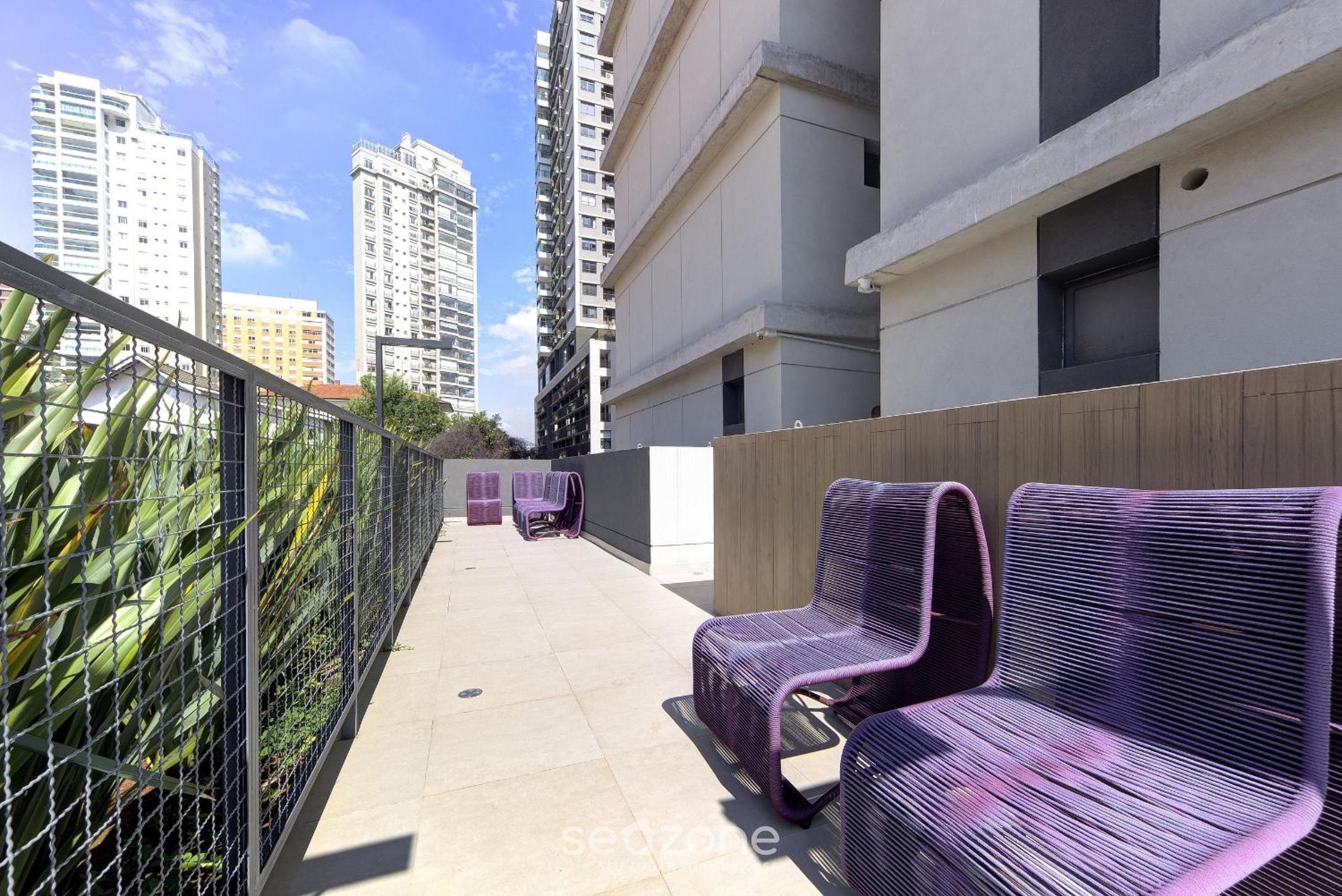 Studio with Balcony 100m from PUC-Pompeia PUQ0208