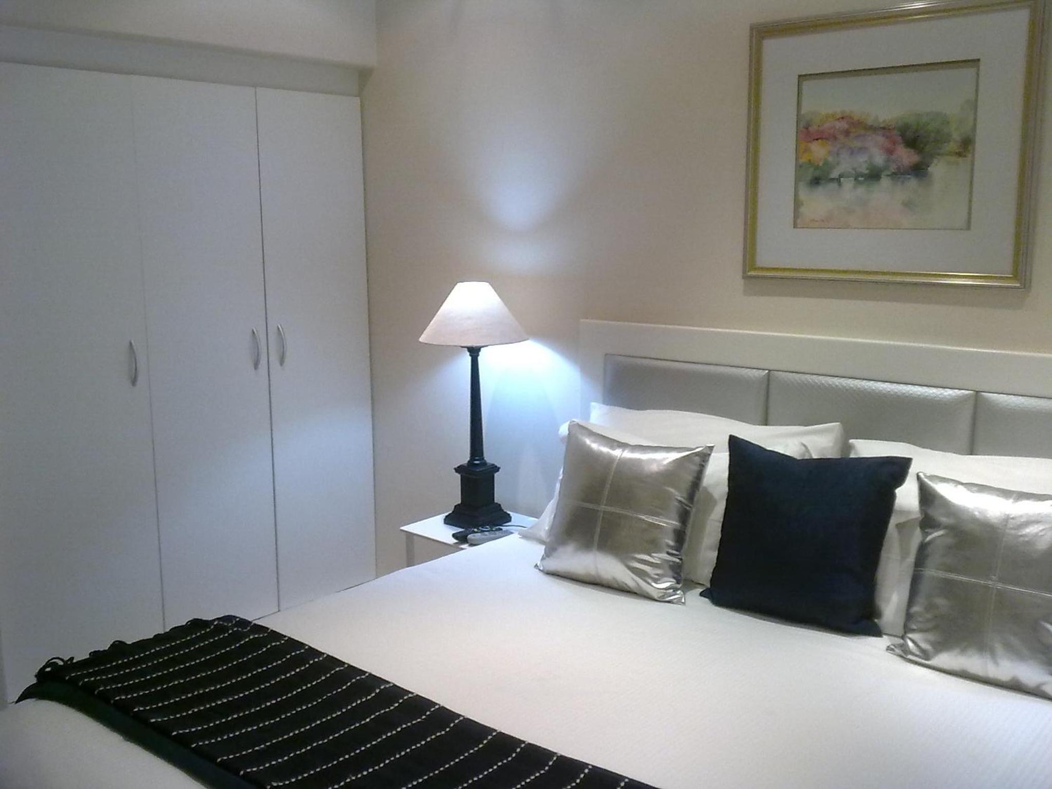 Rosebank Lodge Guesthouse by Claires
