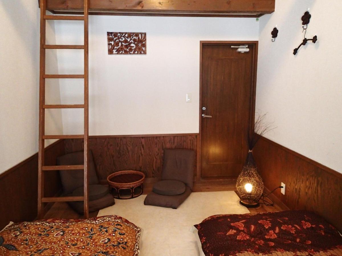 Funky Monkey Lodge, Myoko view 2