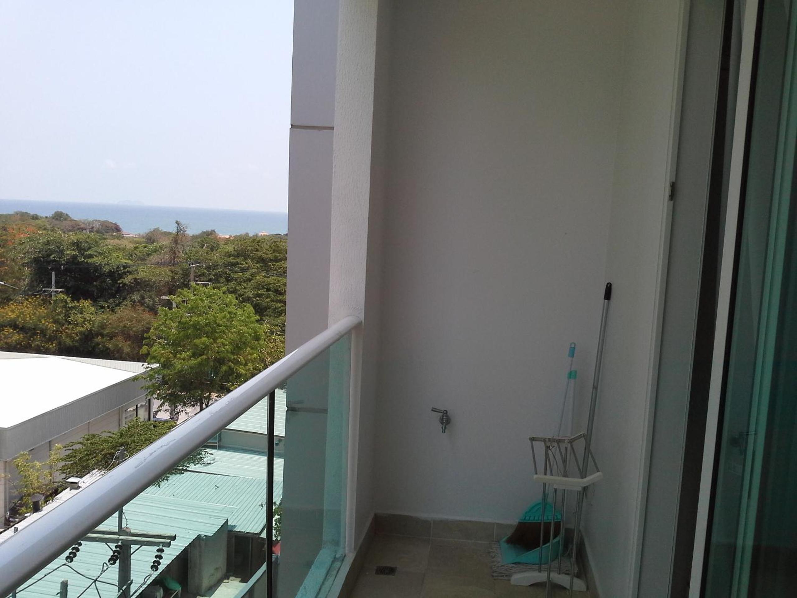 Cosy Beach View Apartments