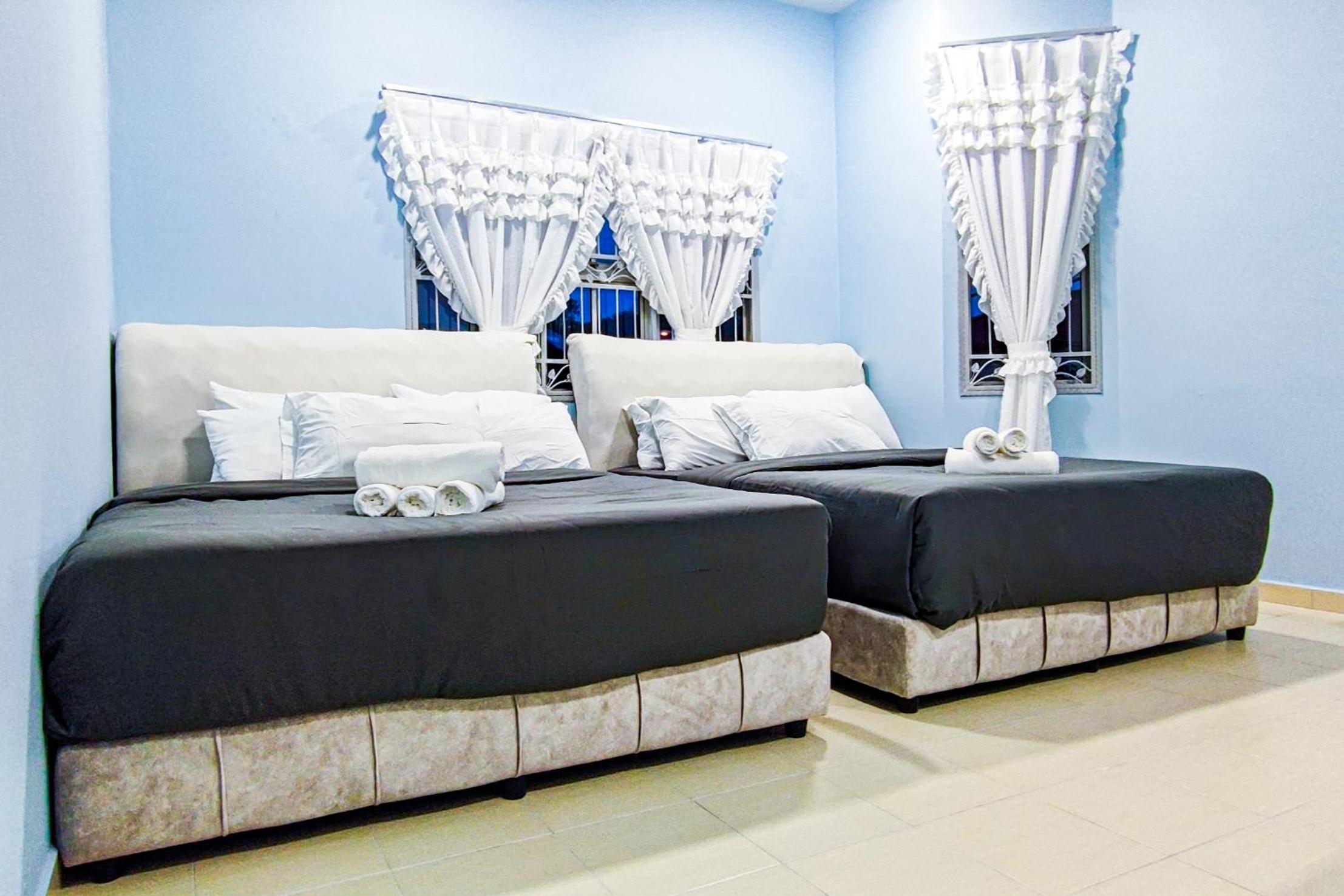 Modern Home at Kajang by HCK