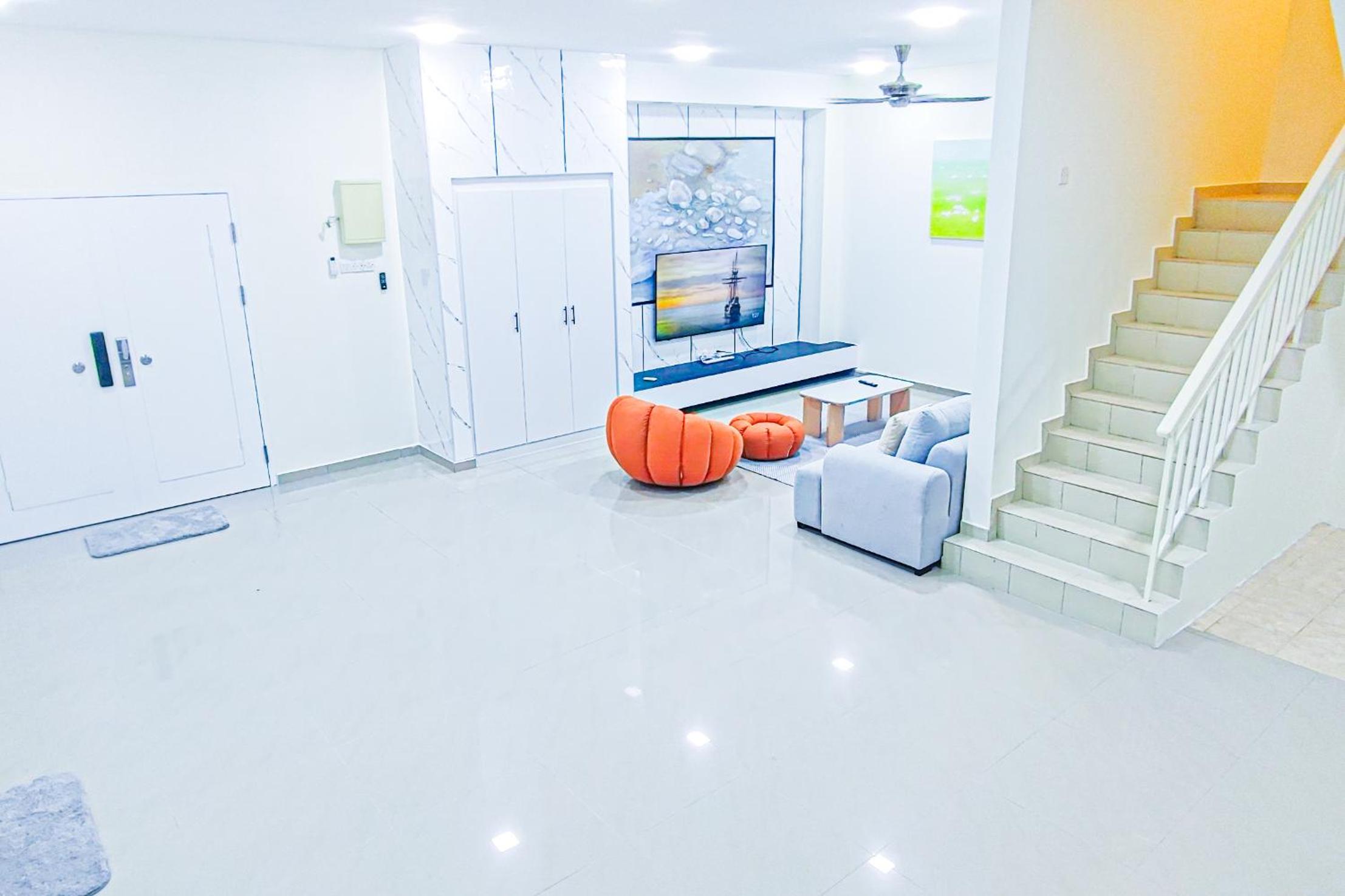 Modern Home at Kajang by HCK