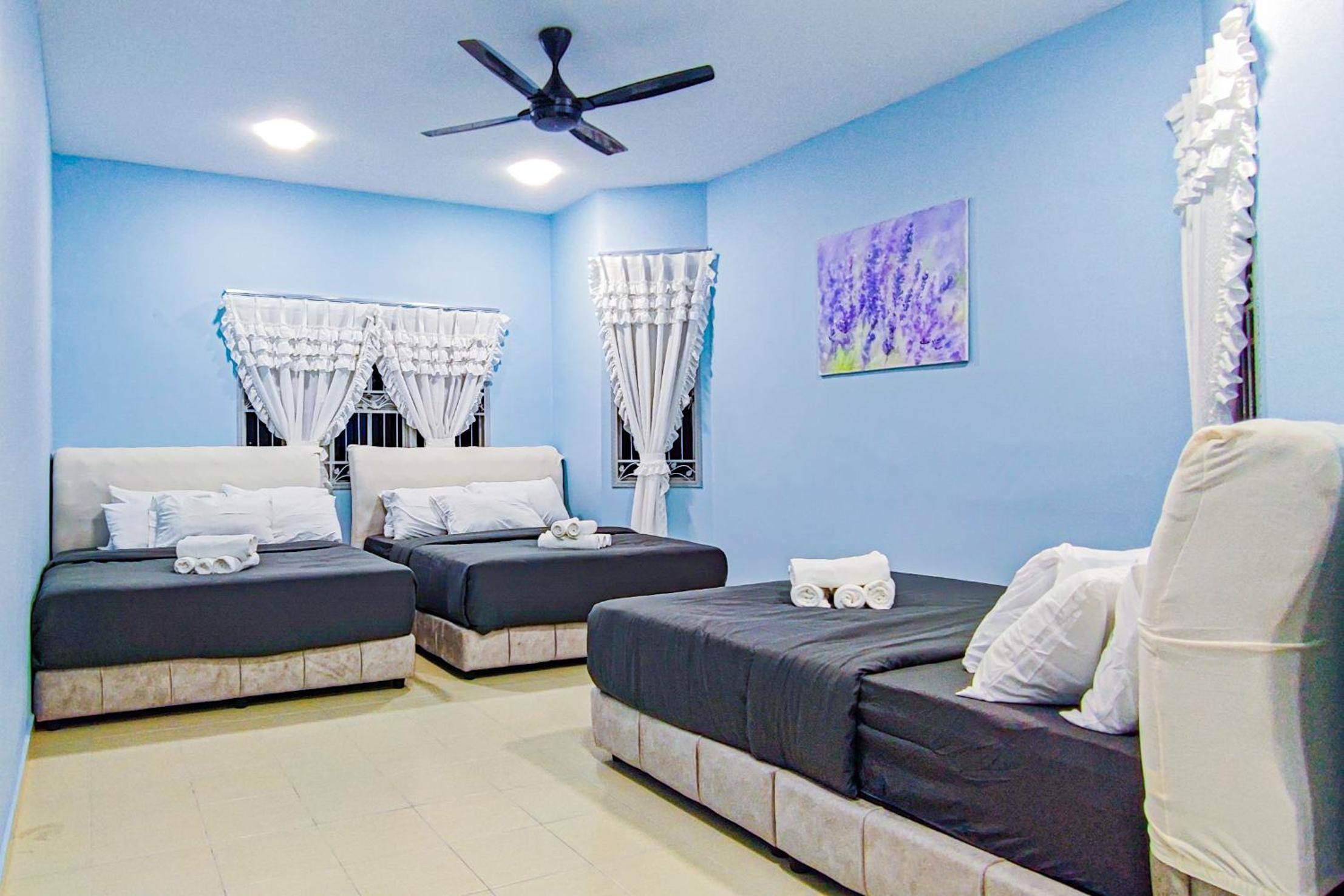 Modern Home at Kajang by HCK