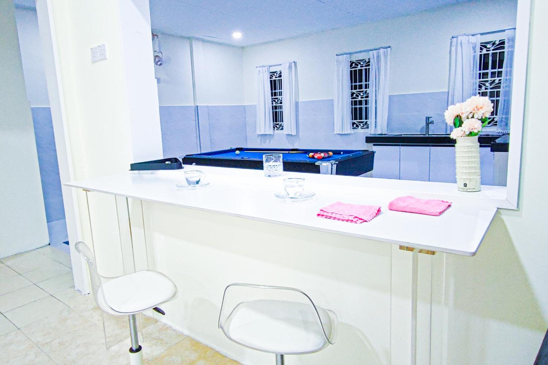 Modern Home at Kajang by HCK