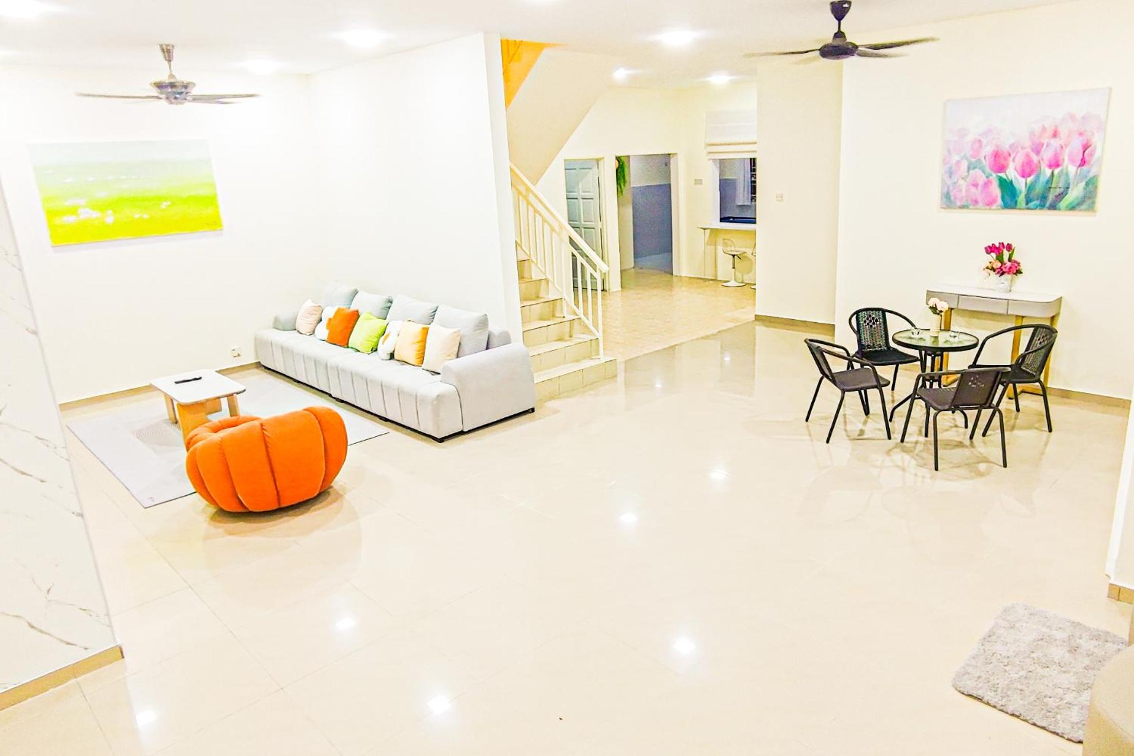 Modern Home at Kajang by HCK