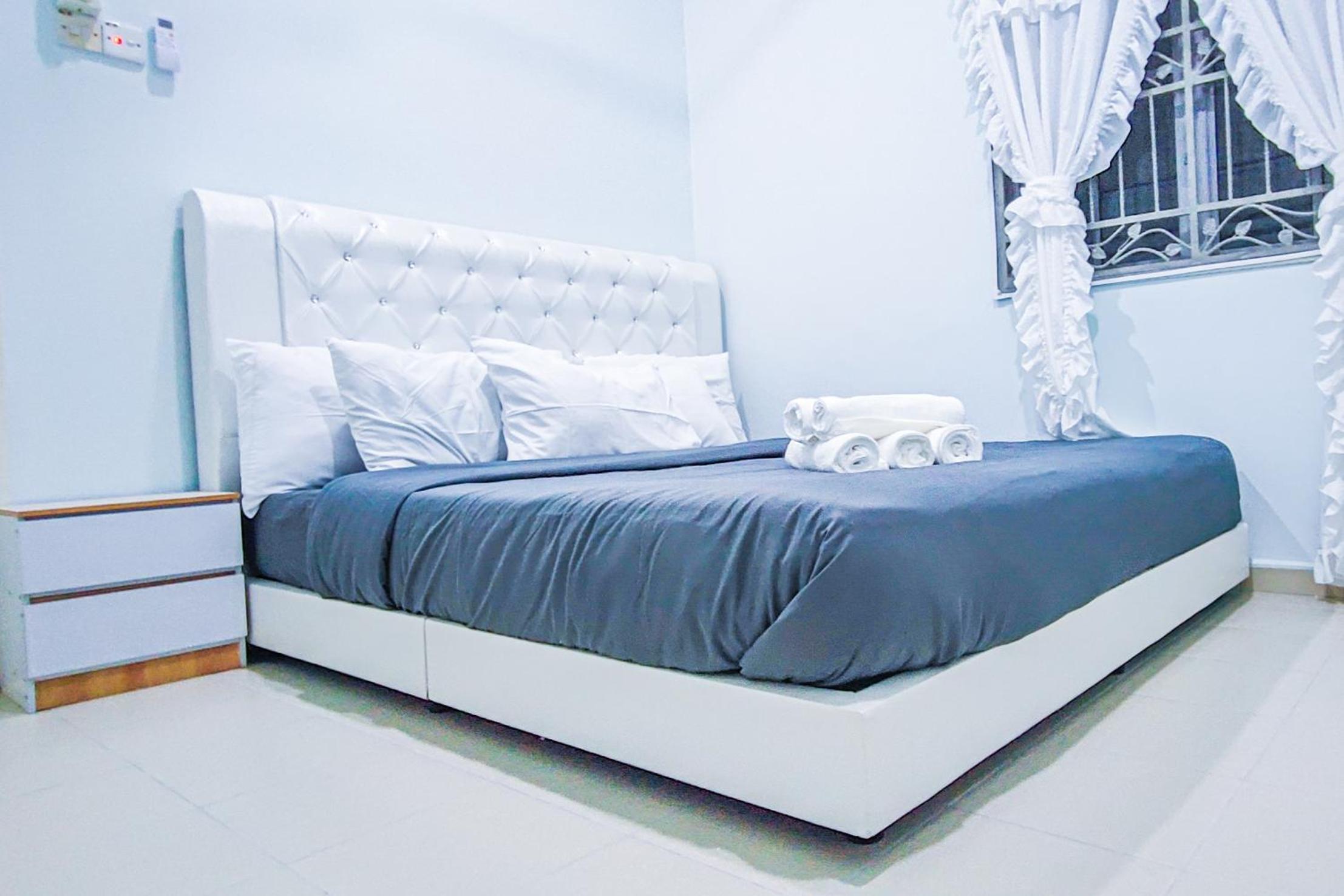 Modern Home at Kajang by HCK