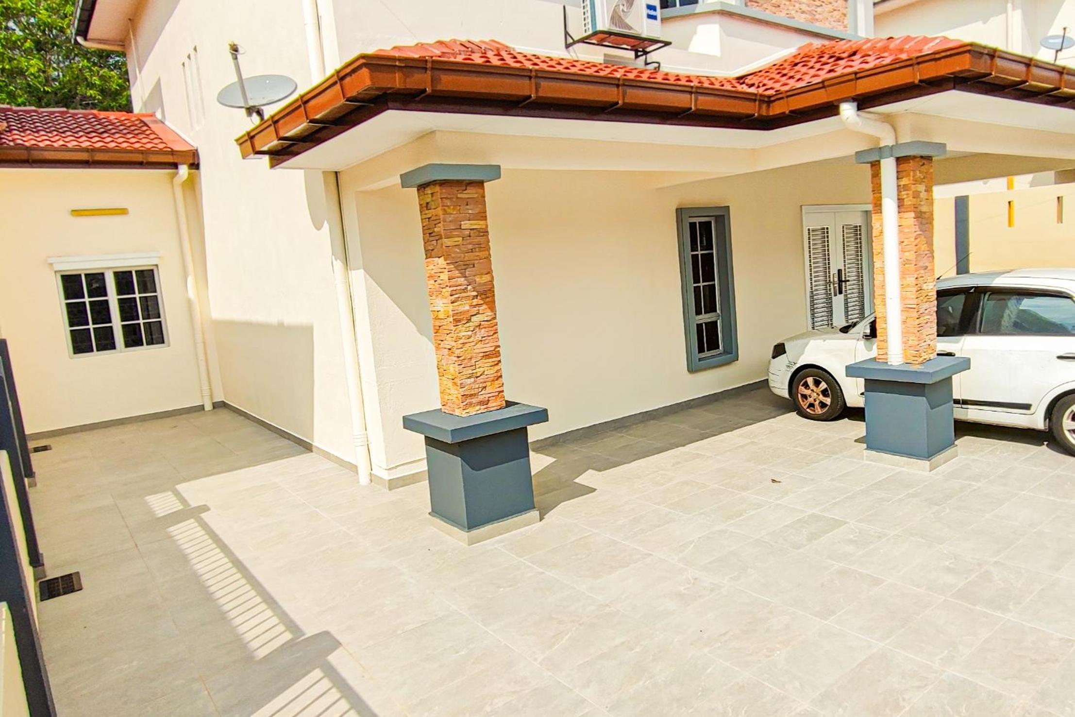 Modern Home at Kajang by HCK