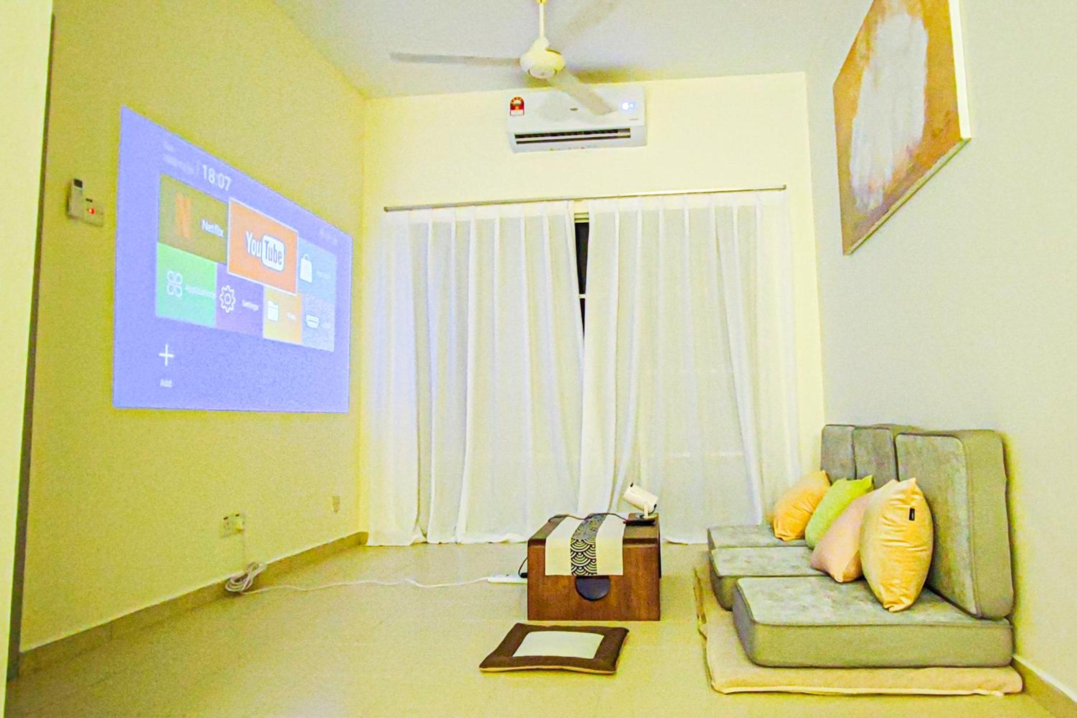 Modern Home at Kajang by HCK
