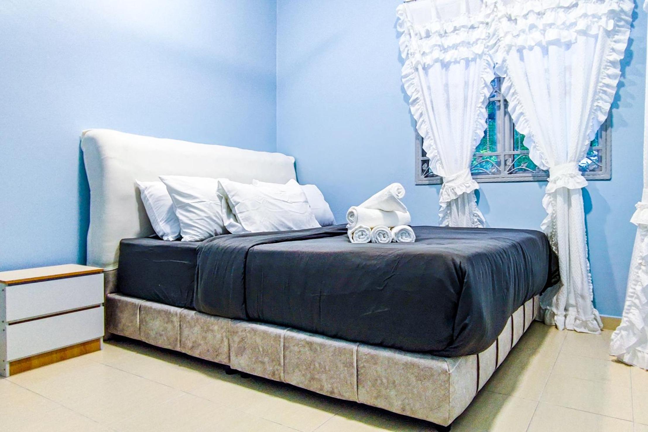 Modern Home at Kajang by HCK
