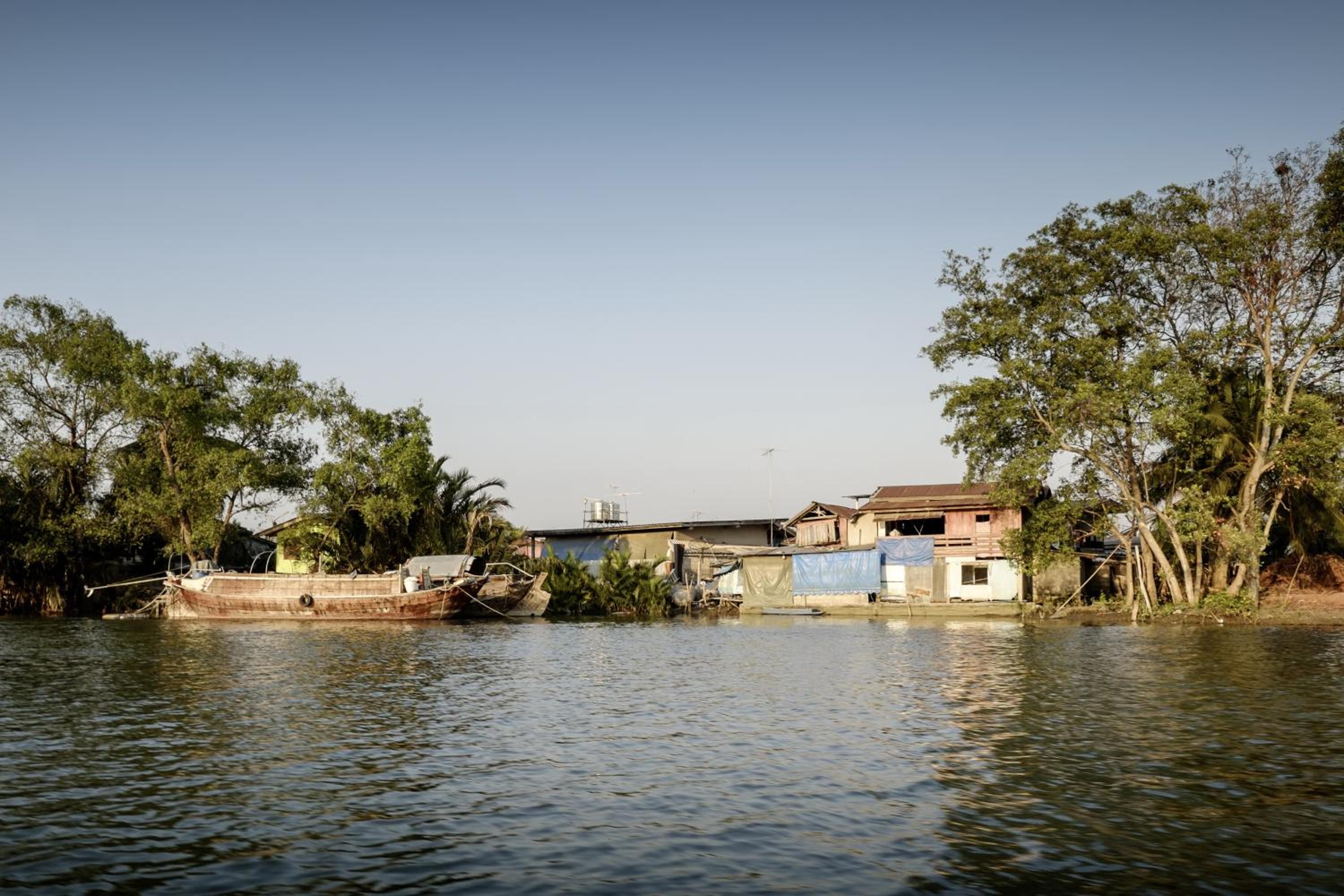 Amphawa Caza Platuu
