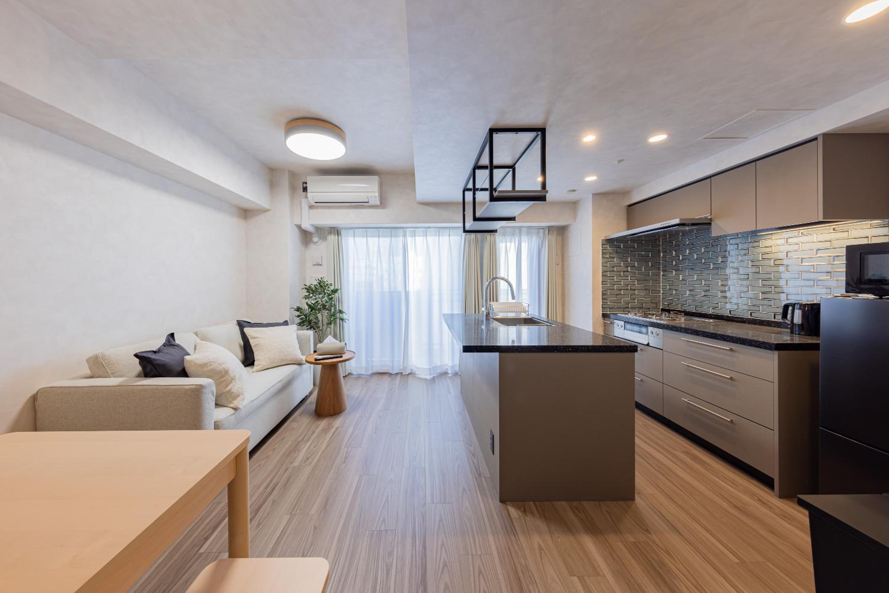 Link House Shinsaibashi
