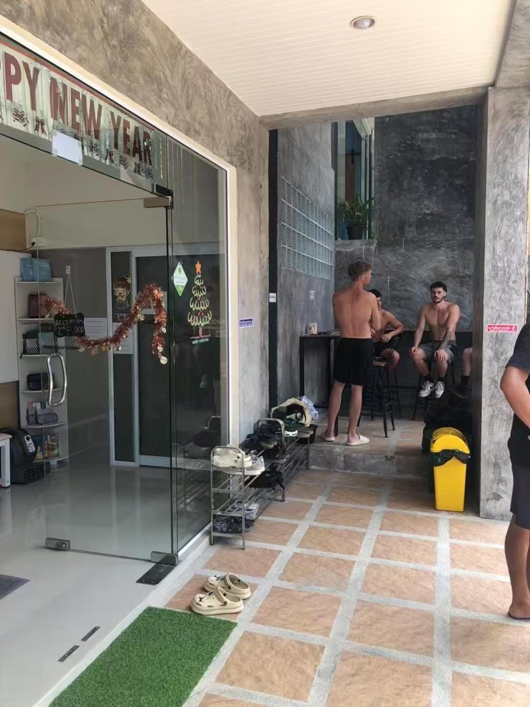 Hike Time Koh Tao Hostel