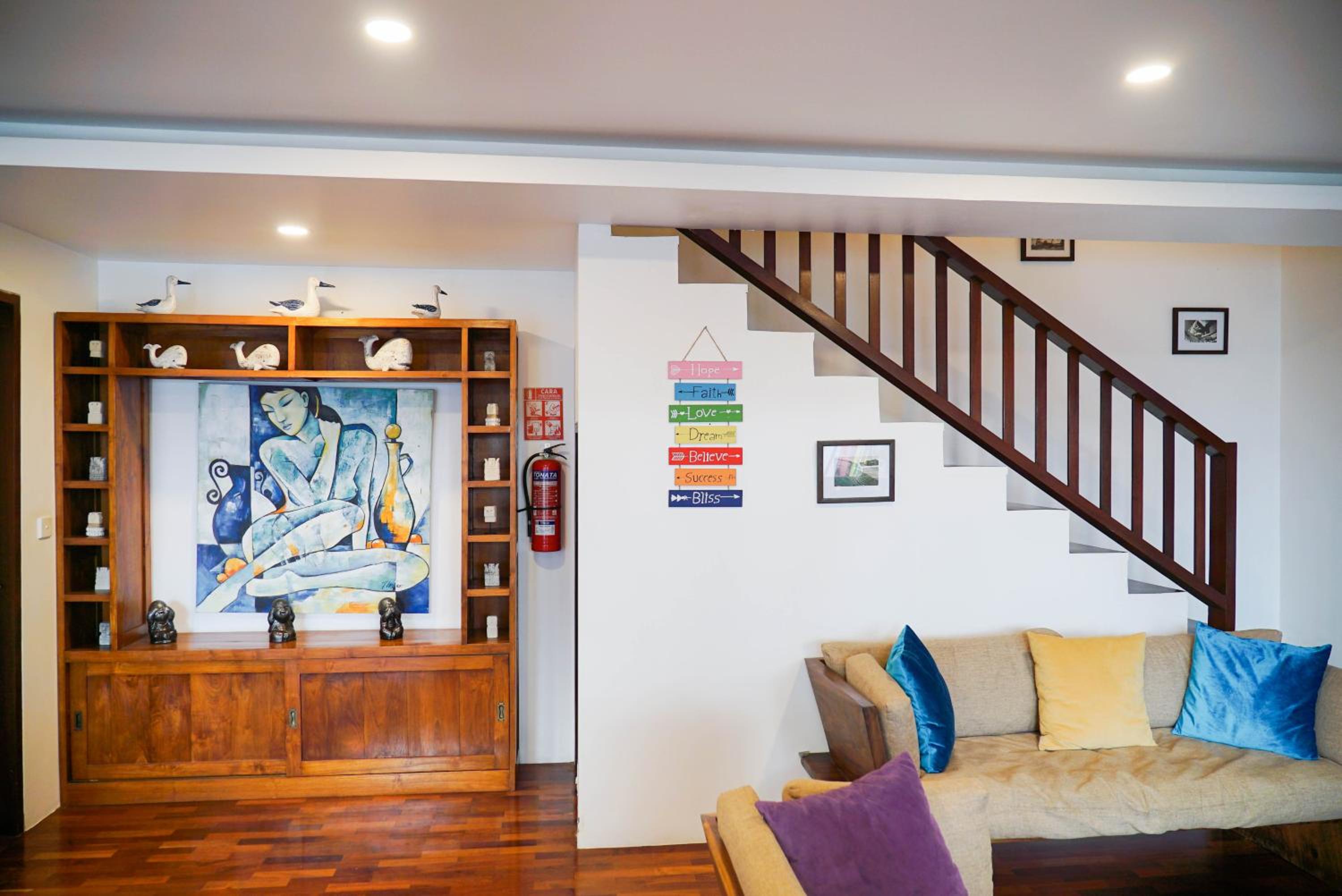 Mari Mar Beach Villa - 3BR next to Echobeach