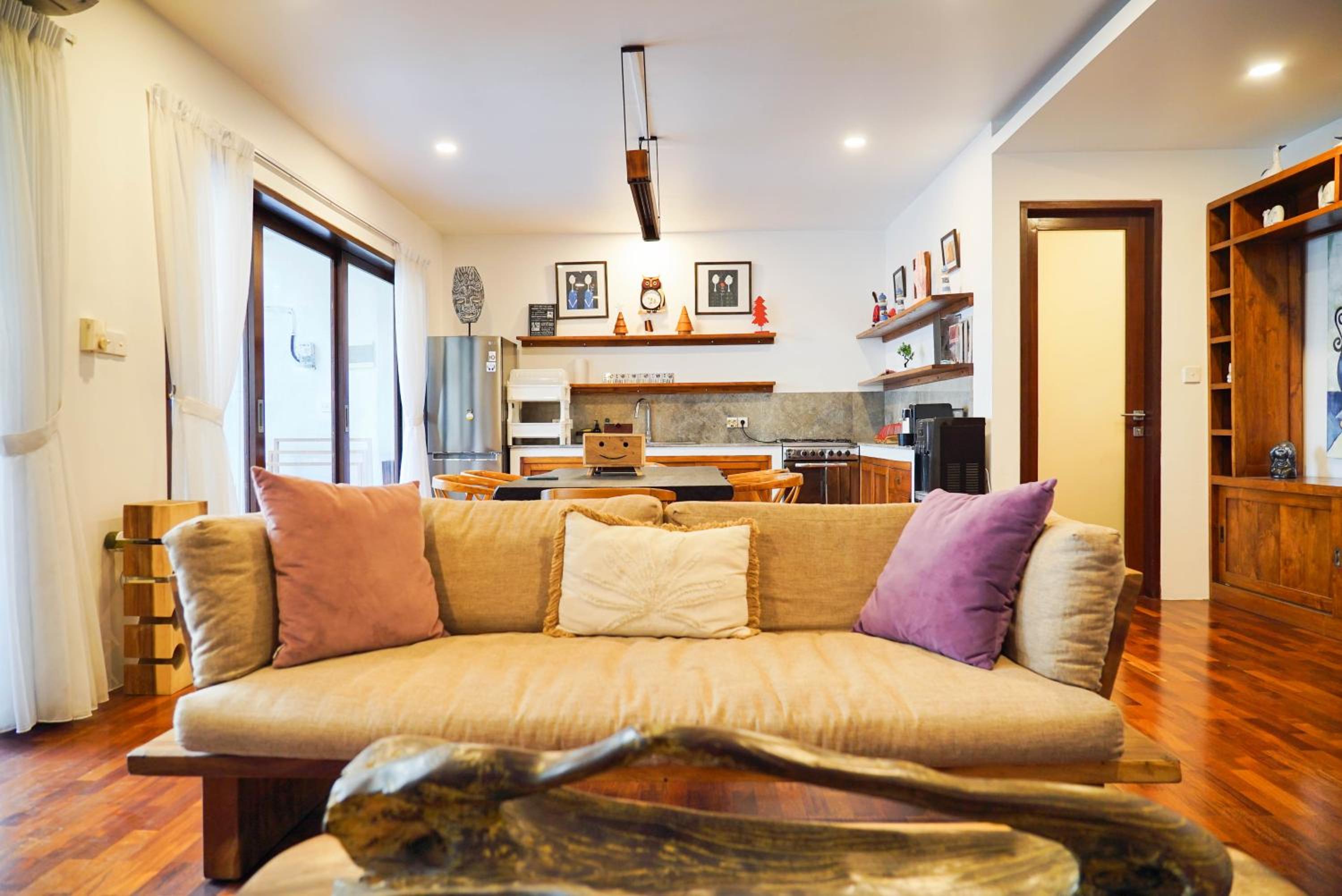Mari Mar Beach Villa - 3BR next to Echobeach