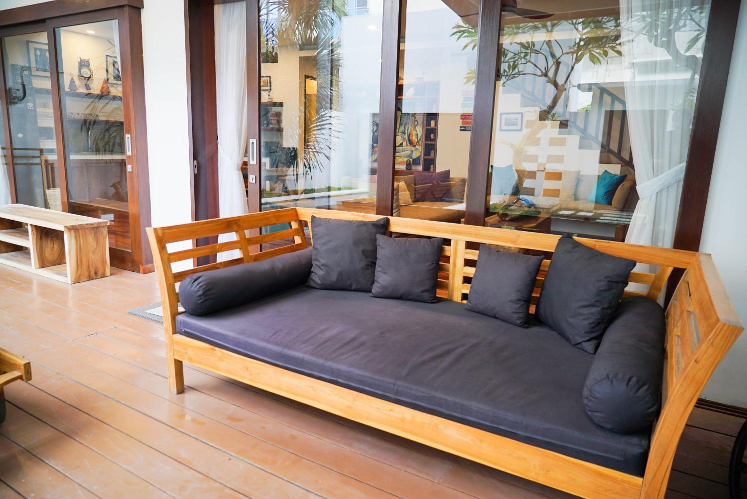 Mari Mar Beach Villa - 3BR next to Echobeach