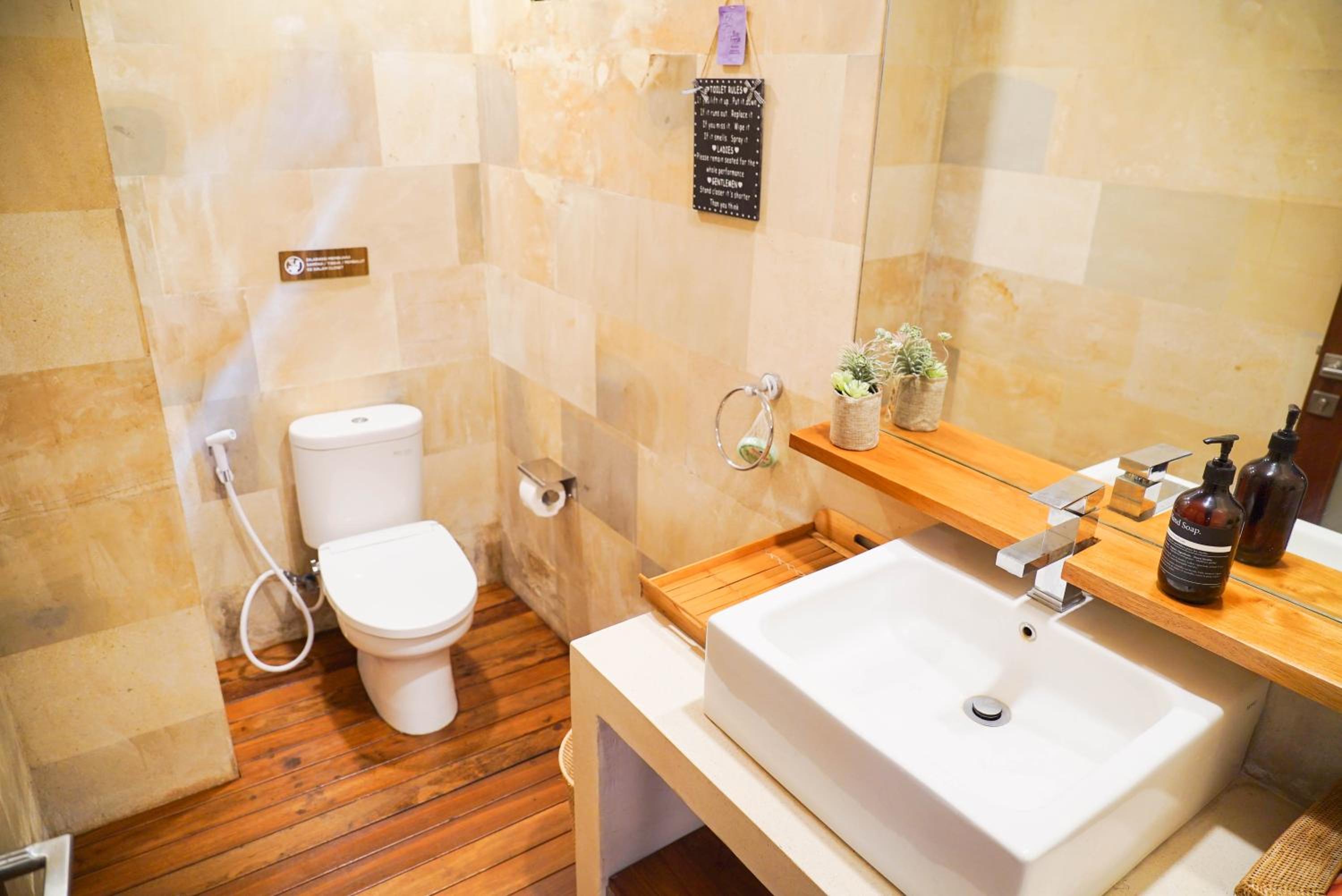 Mari Mar Beach Villa - 3BR next to Echobeach