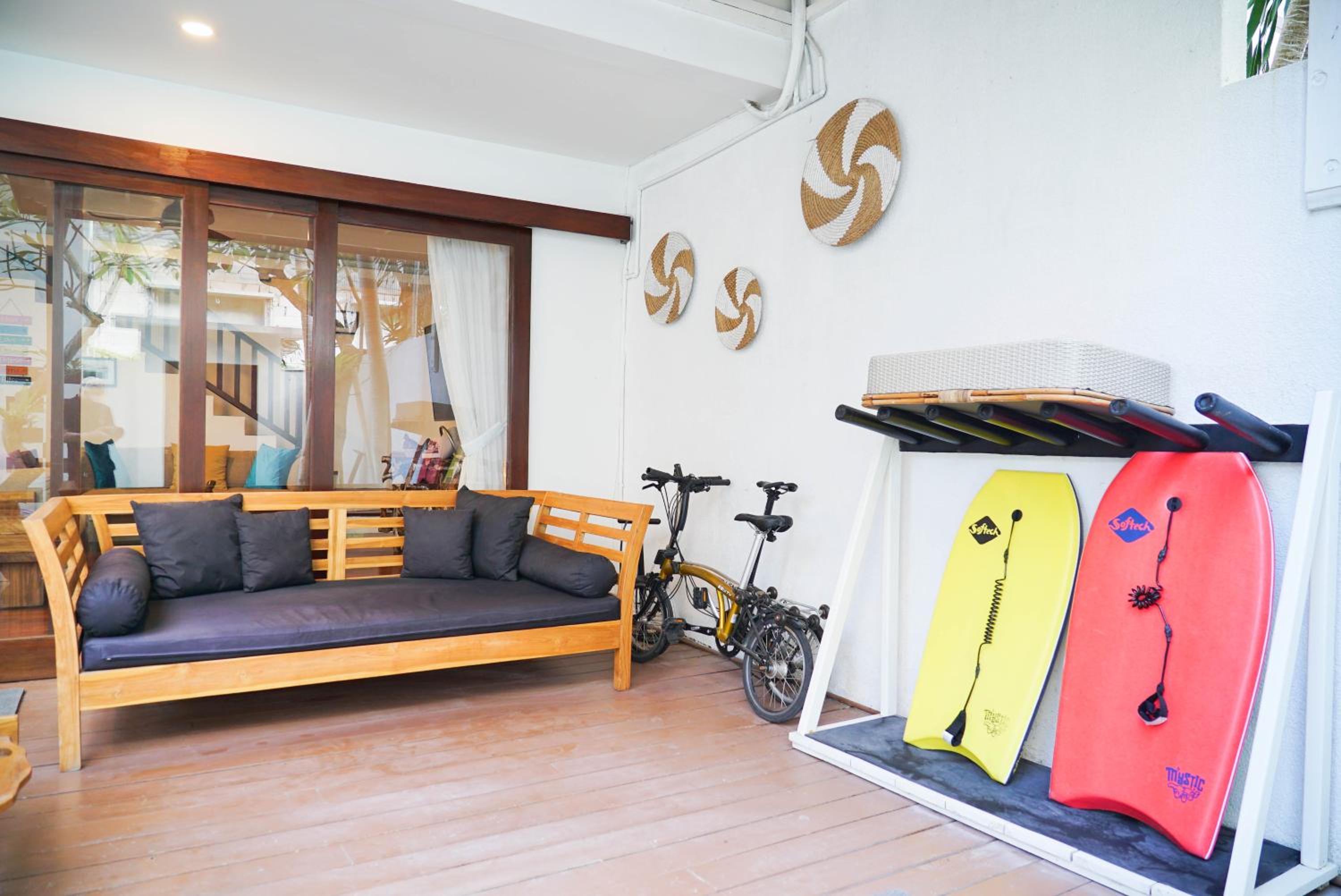Mari Mar Beach Villa - 3BR next to Echobeach