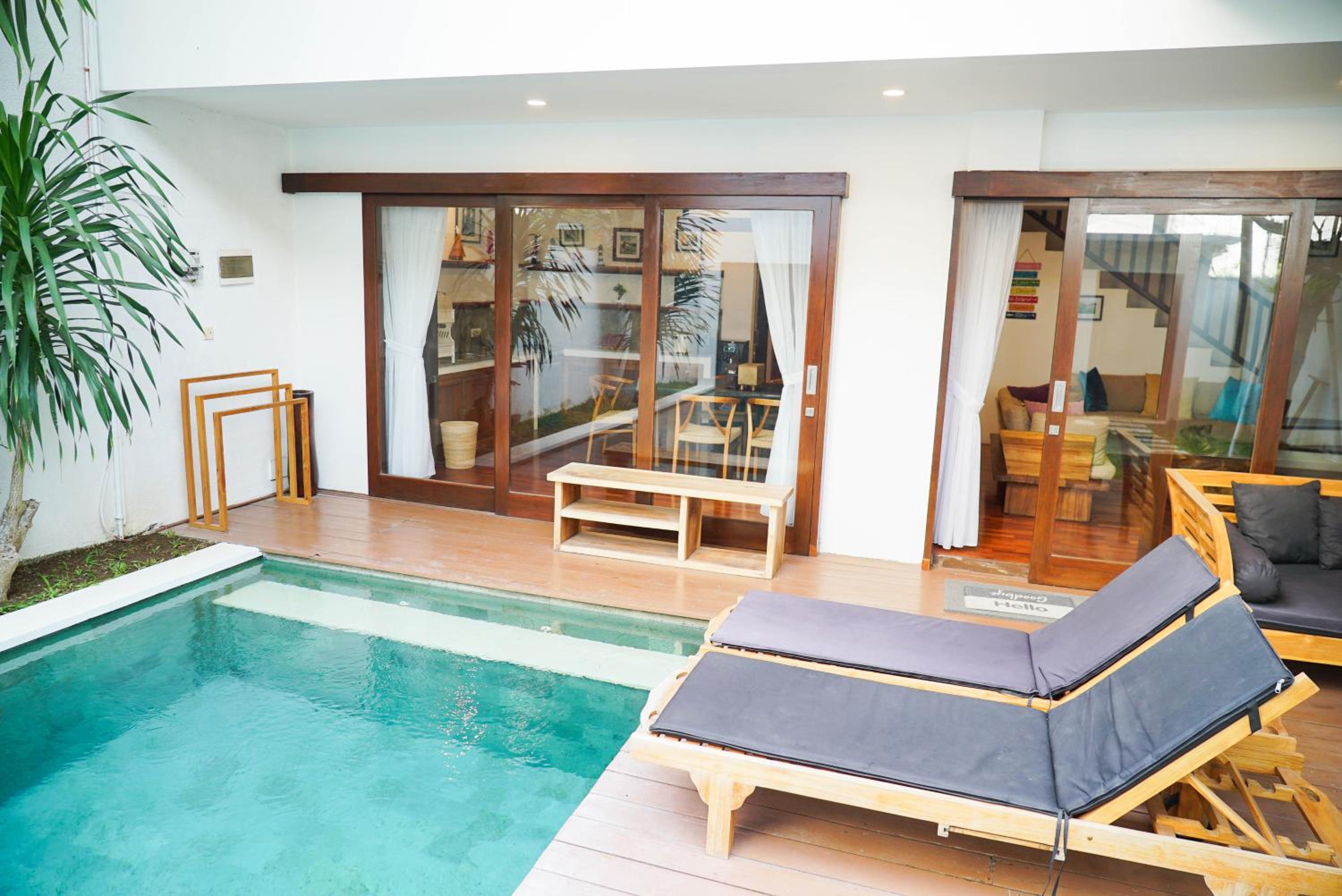 Mari Mar Beach Villa - 3BR next to Echobeach