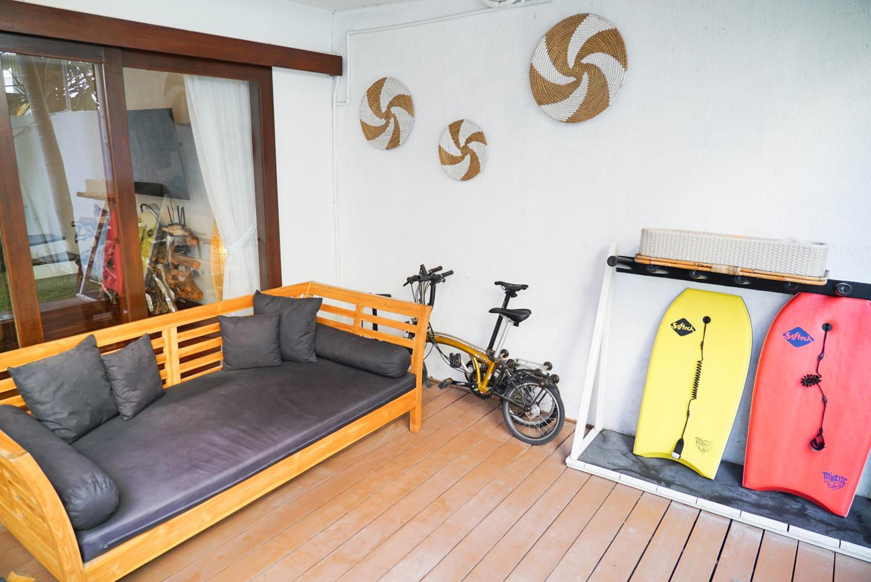 Mari Mar Beach Villa - 3BR next to Echobeach