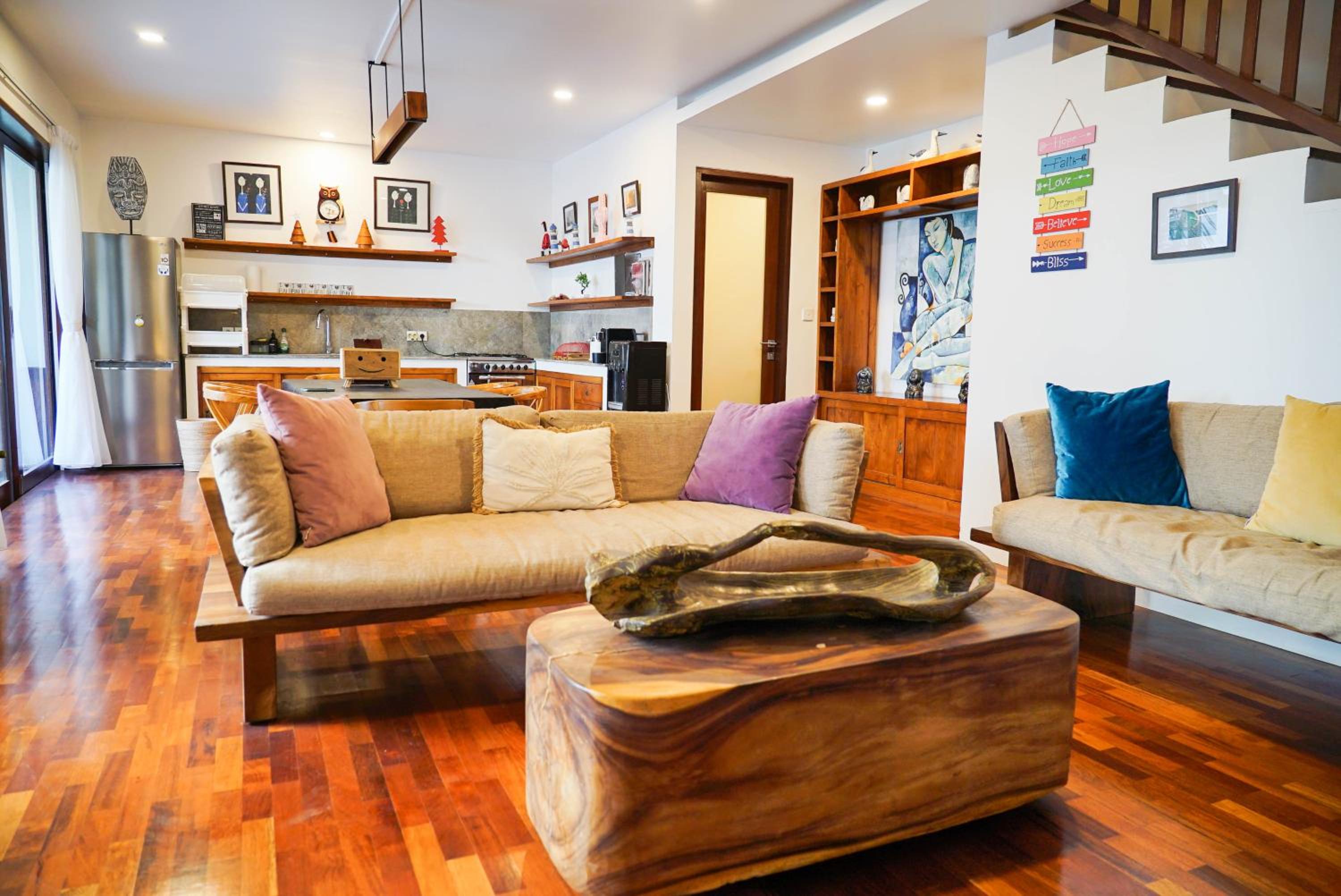 Mari Mar Beach Villa - 3BR next to Echobeach