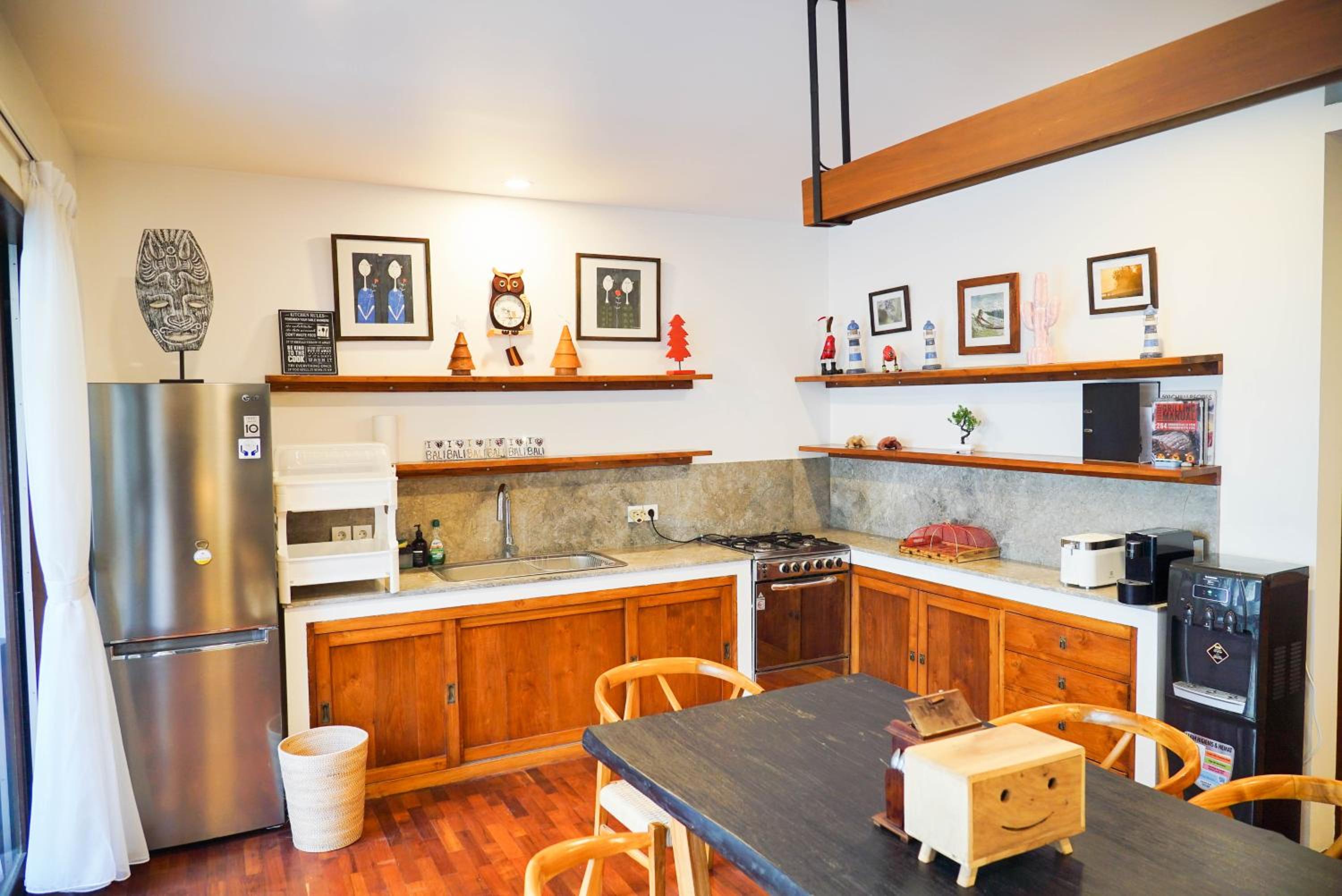 Mari Mar Beach Villa - 3BR next to Echobeach