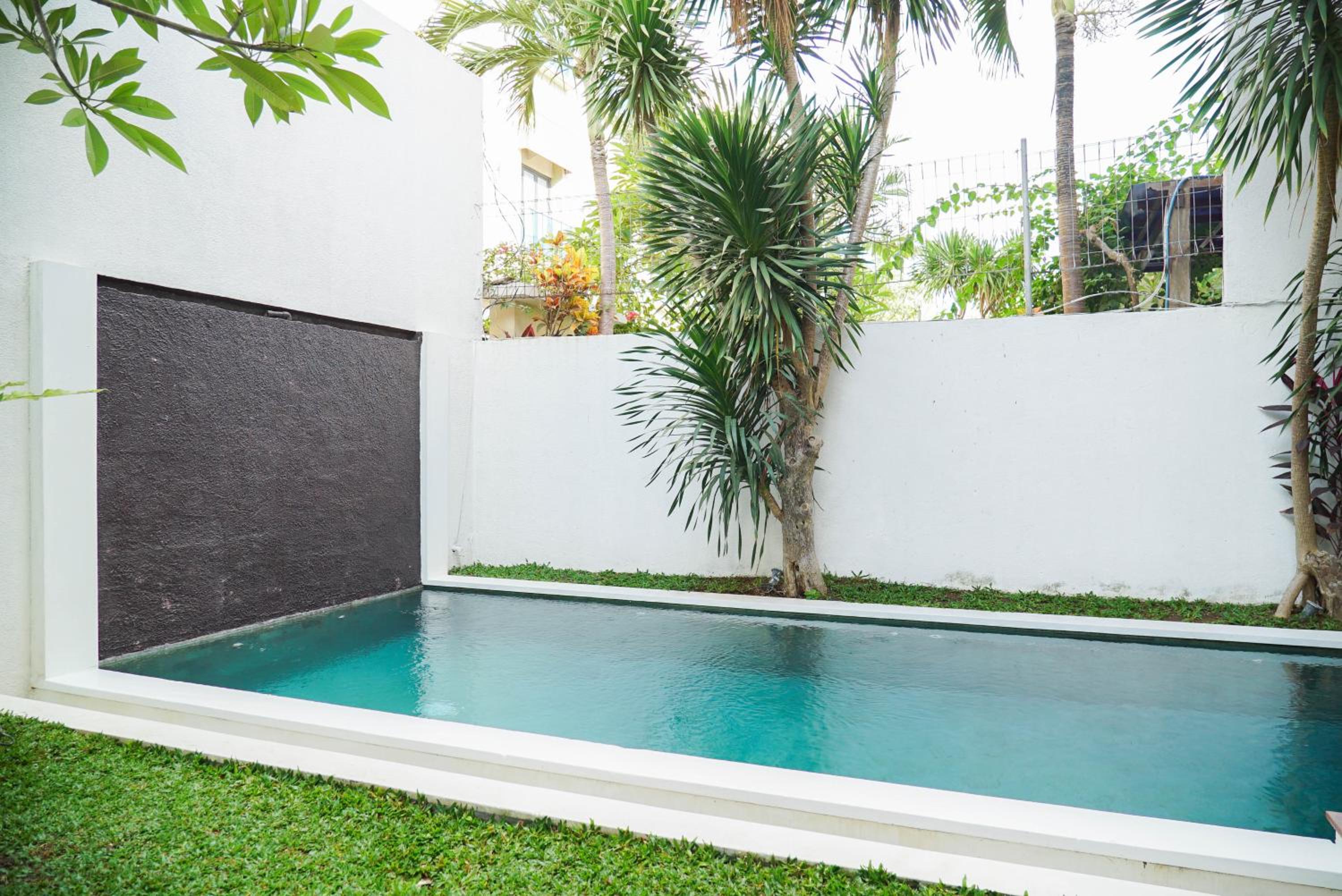 Mari Mar Beach Villa - 3BR next to Echobeach