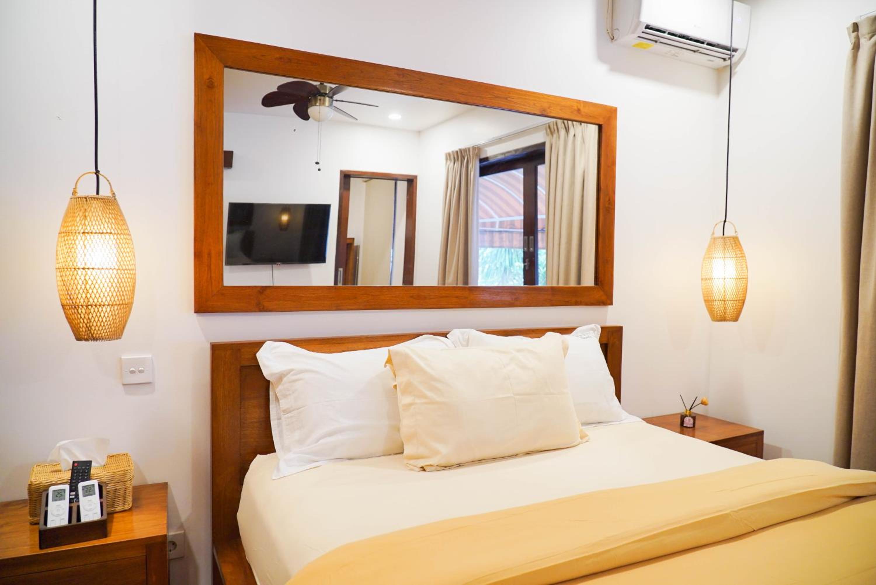 Mari Mar Beach Villa - 3BR next to Echobeach