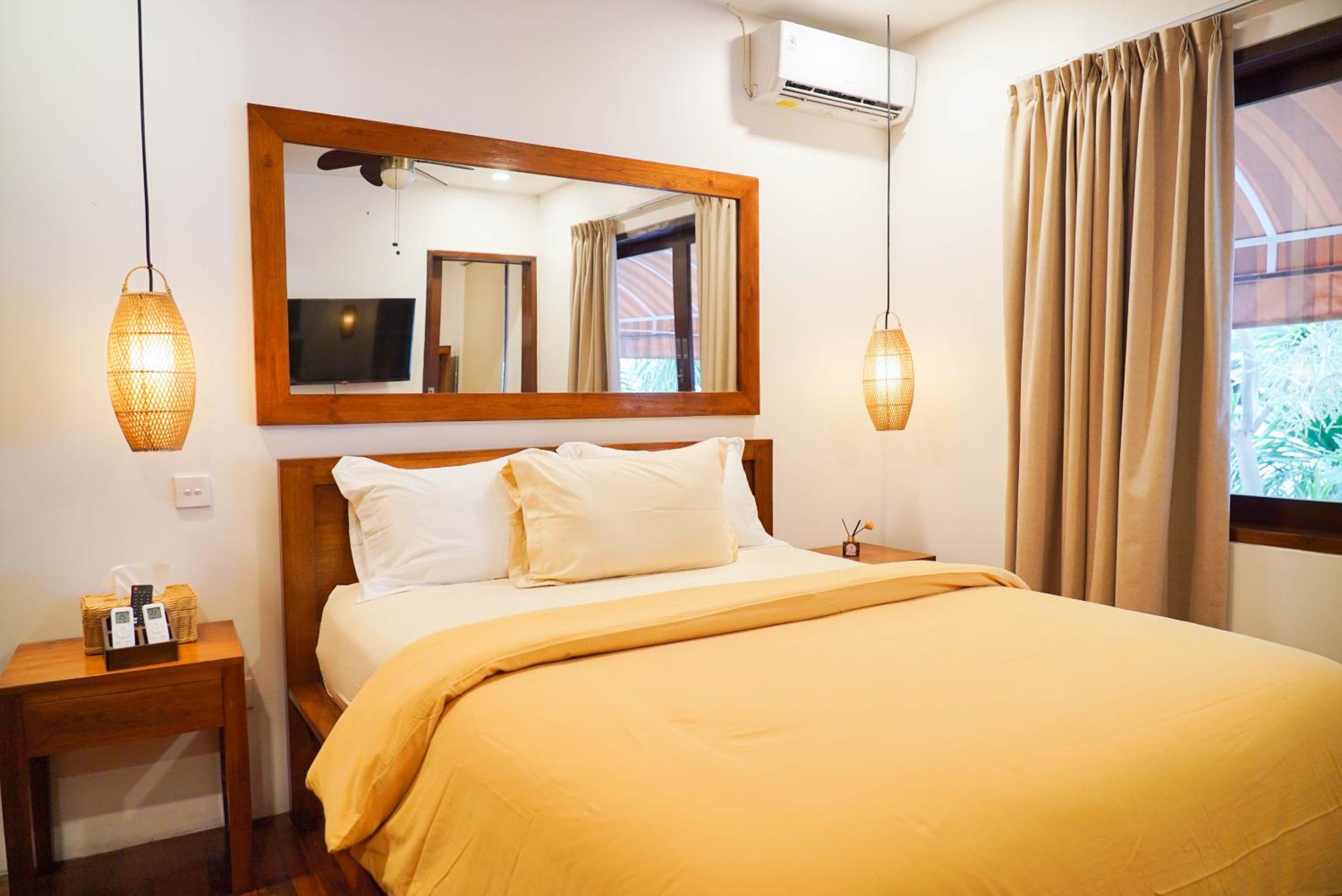 Mari Mar Beach Villa - 3BR next to Echobeach