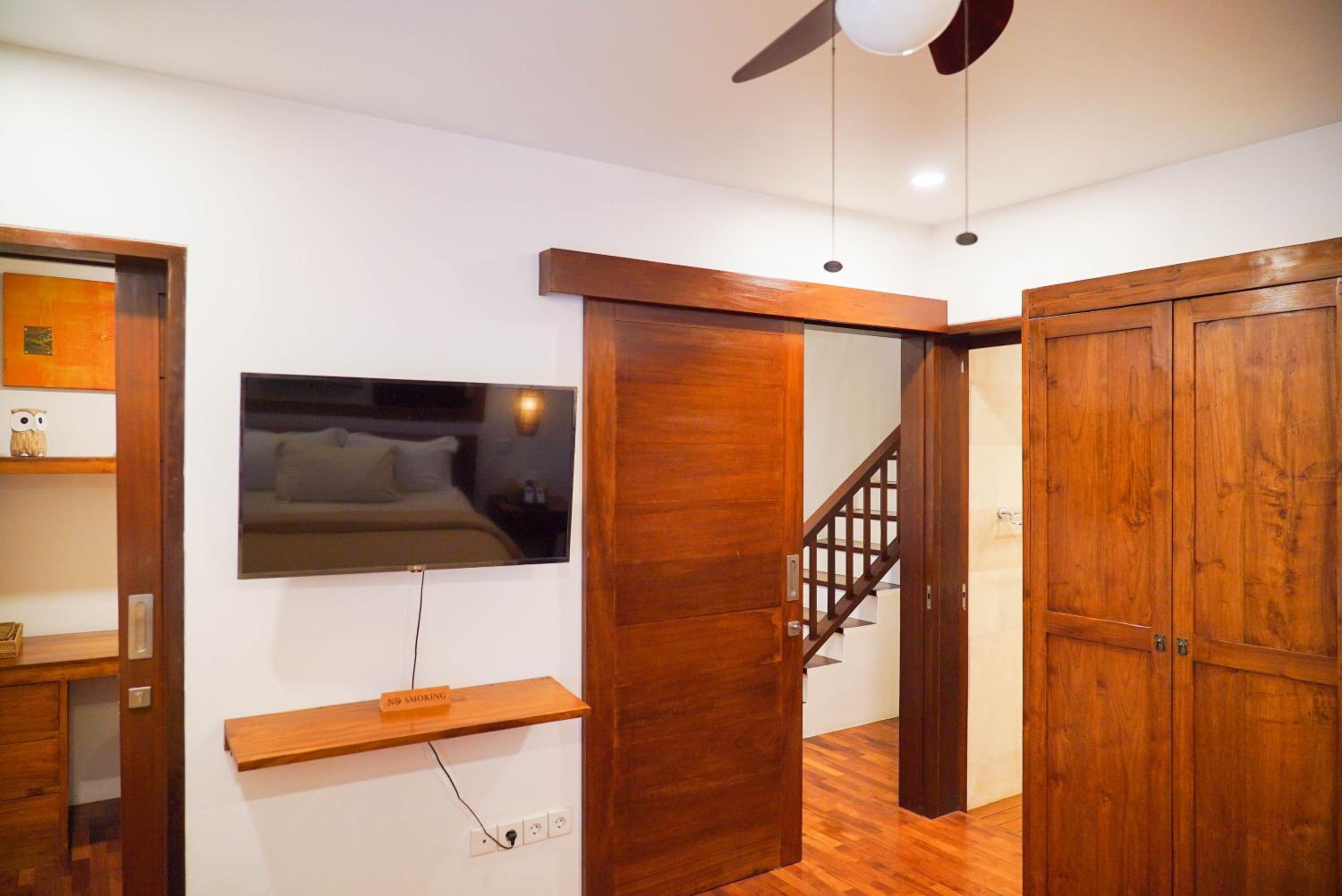 Mari Mar Beach Villa - 3BR next to Echobeach