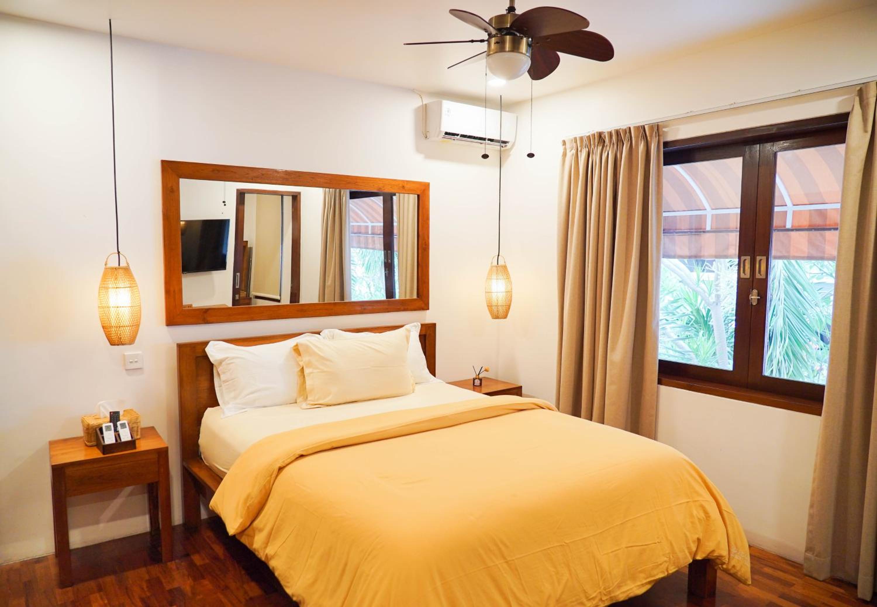 Mari Mar Beach Villa - 3BR next to Echobeach