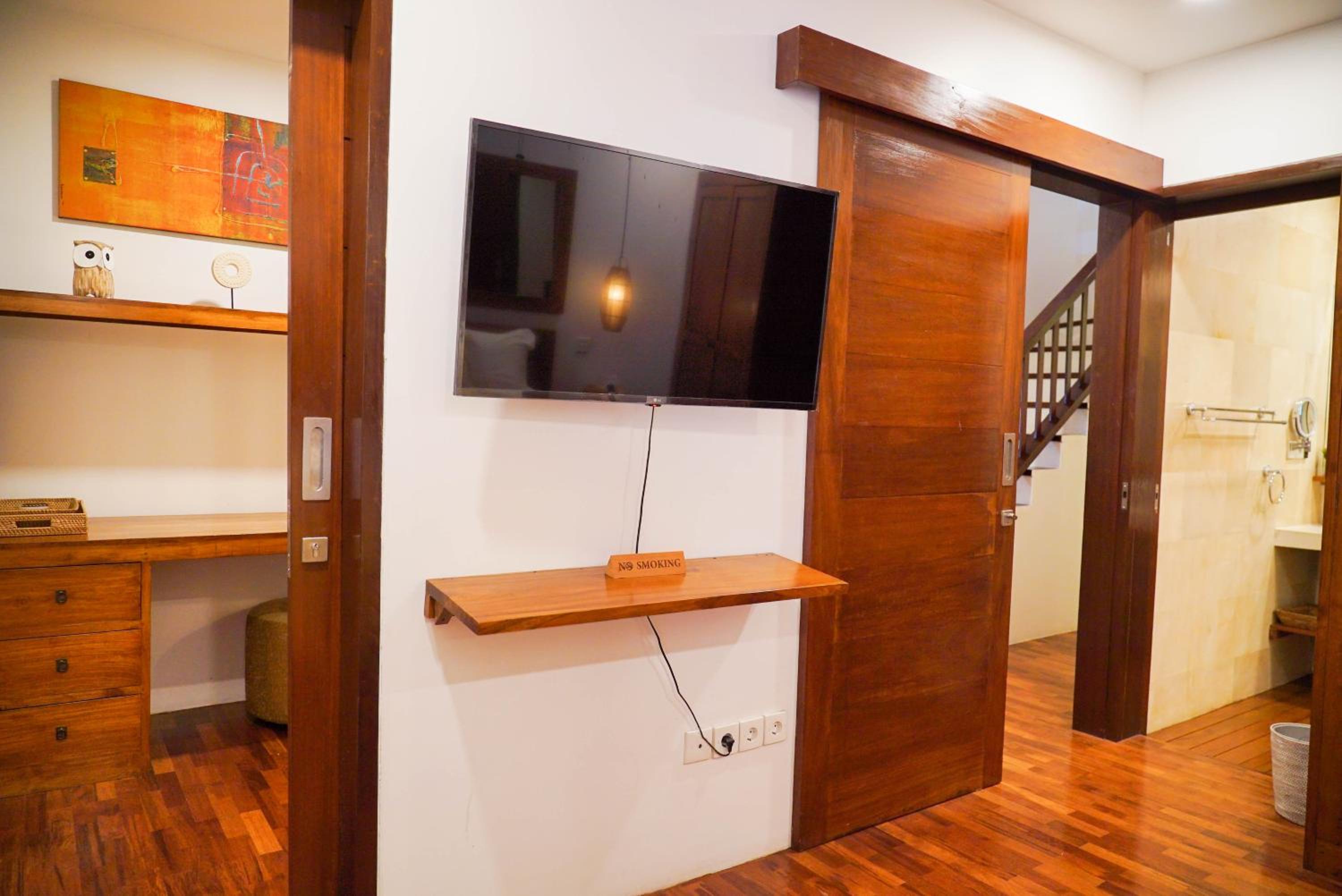 Mari Mar Beach Villa - 3BR next to Echobeach