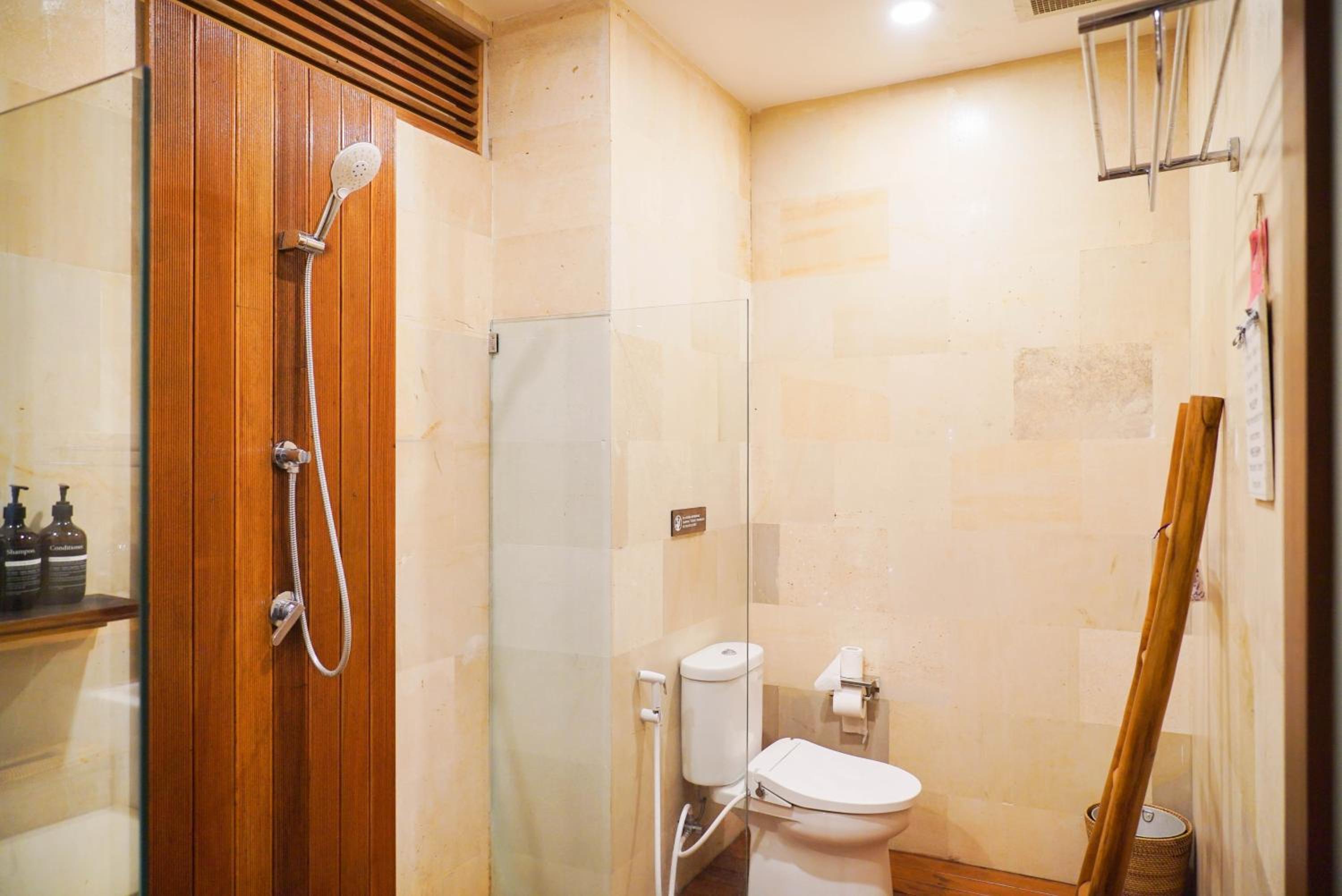 Mari Mar Beach Villa - 3BR next to Echobeach