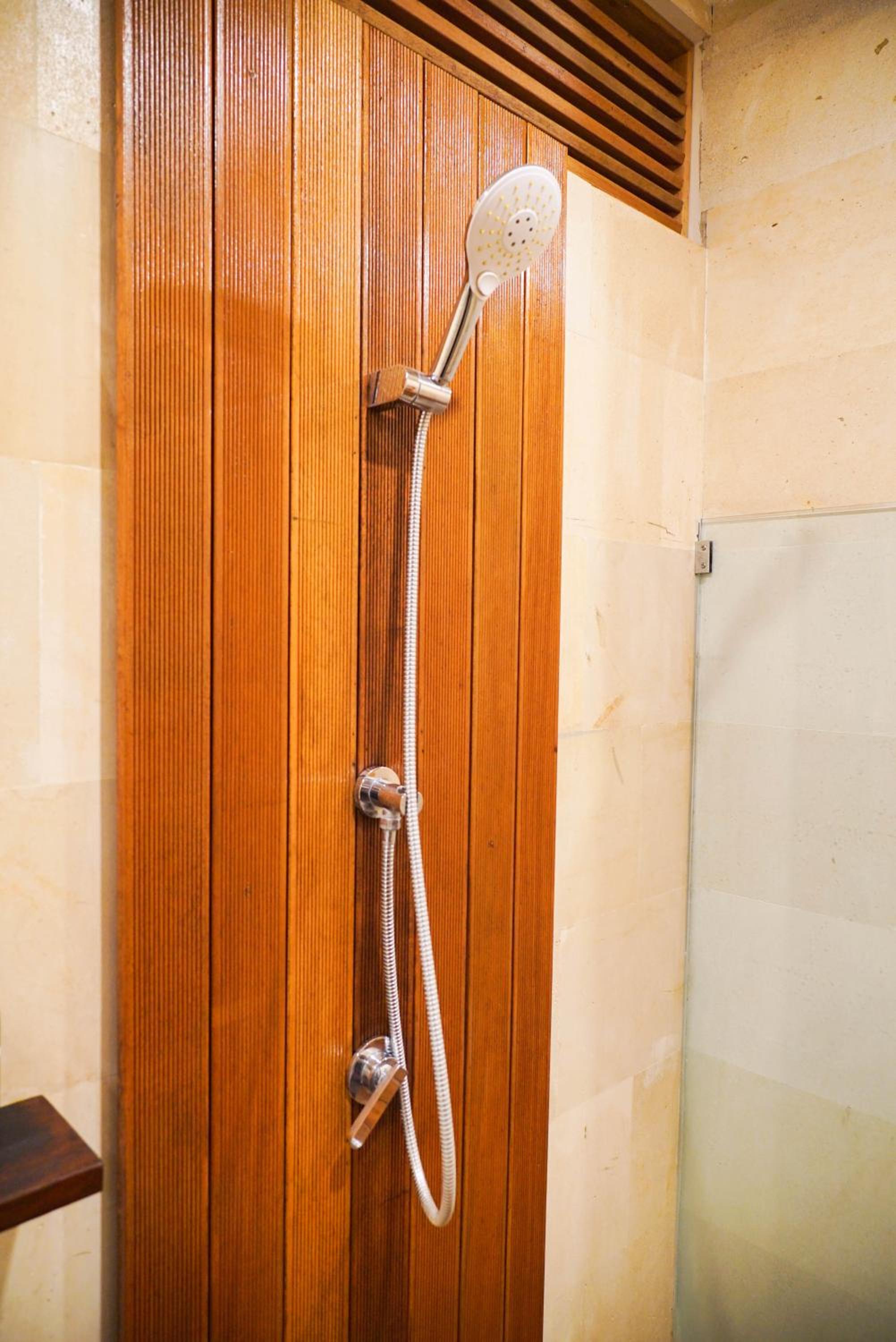 Mari Mar Beach Villa - 3BR next to Echobeach