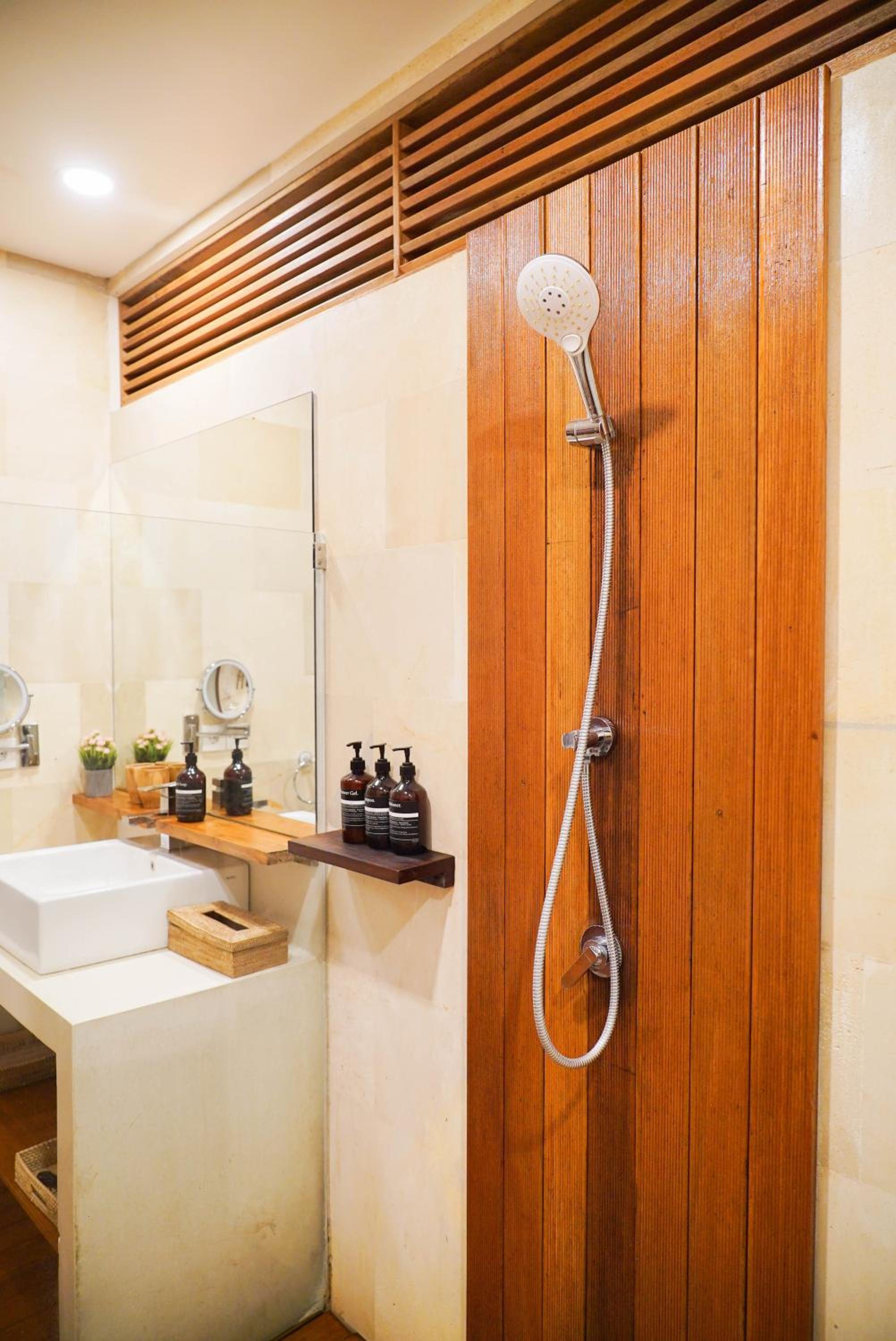 Mari Mar Beach Villa - 3BR next to Echobeach