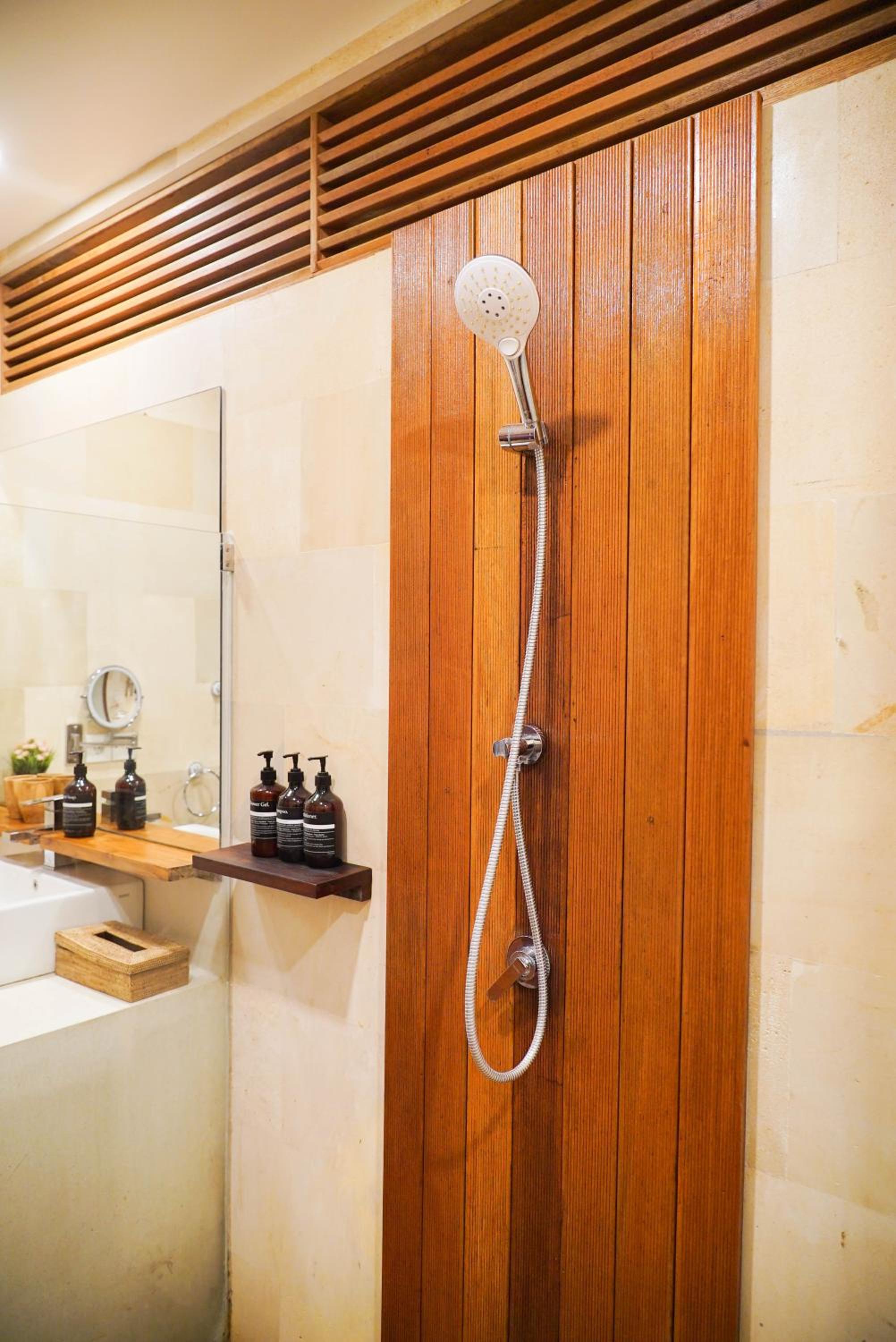 Mari Mar Beach Villa - 3BR next to Echobeach