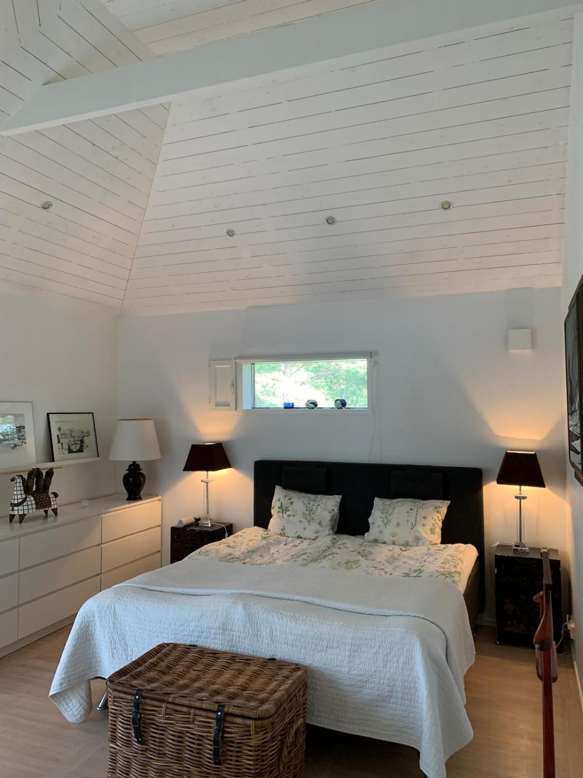 Escape to a Seaside Paradise Your Cozy Hideaway