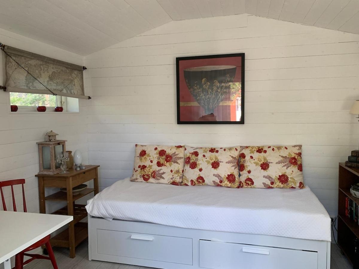 Escape to a Seaside Paradise Your Cozy Hideaway